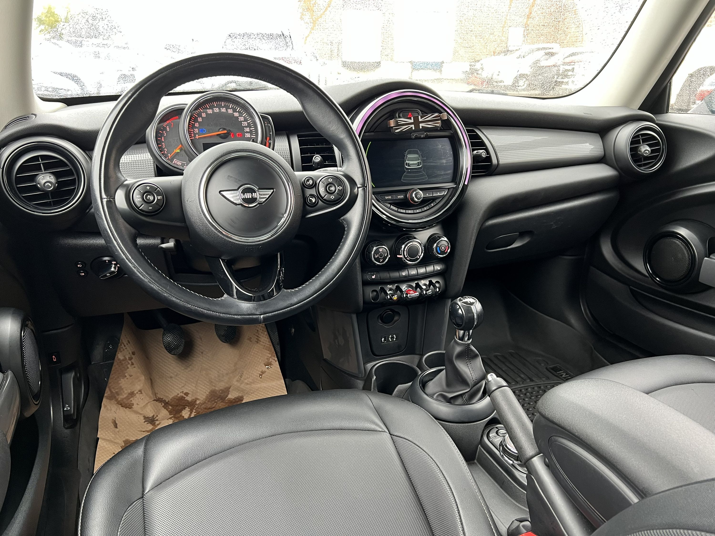 2018 MINI Cooper - Image 10
