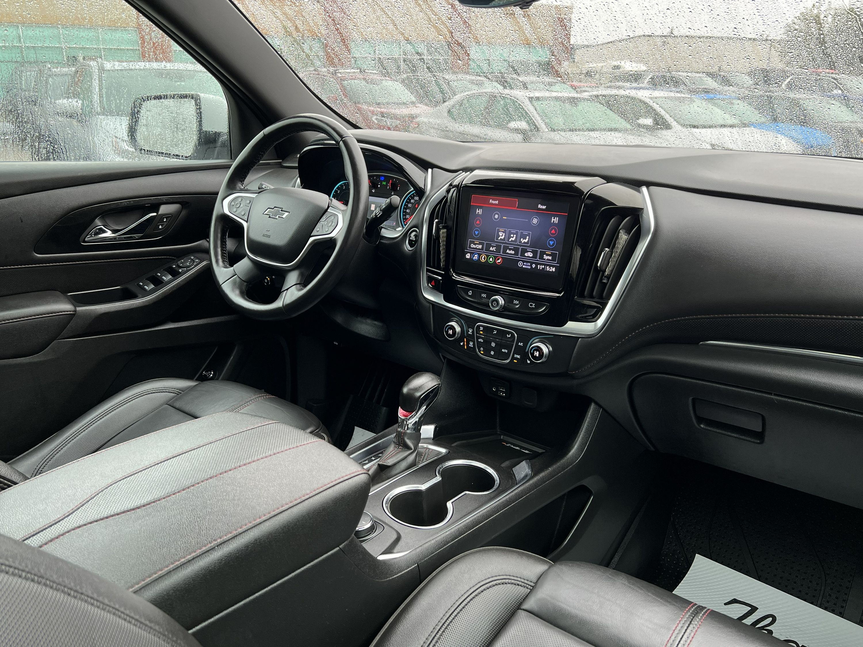 2022 Chevrolet Traverse - Image 13