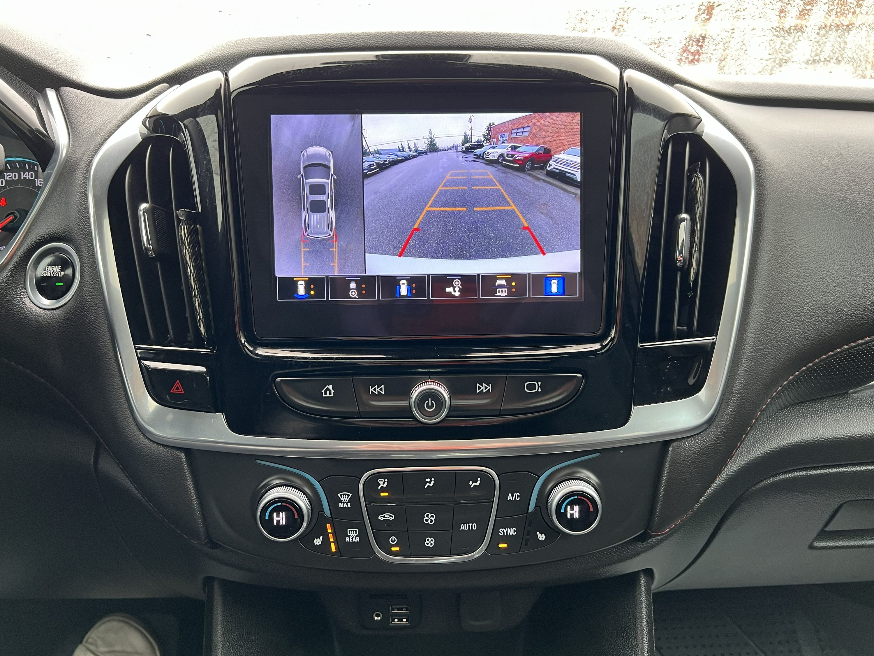 2022 Chevrolet Traverse - Image 19