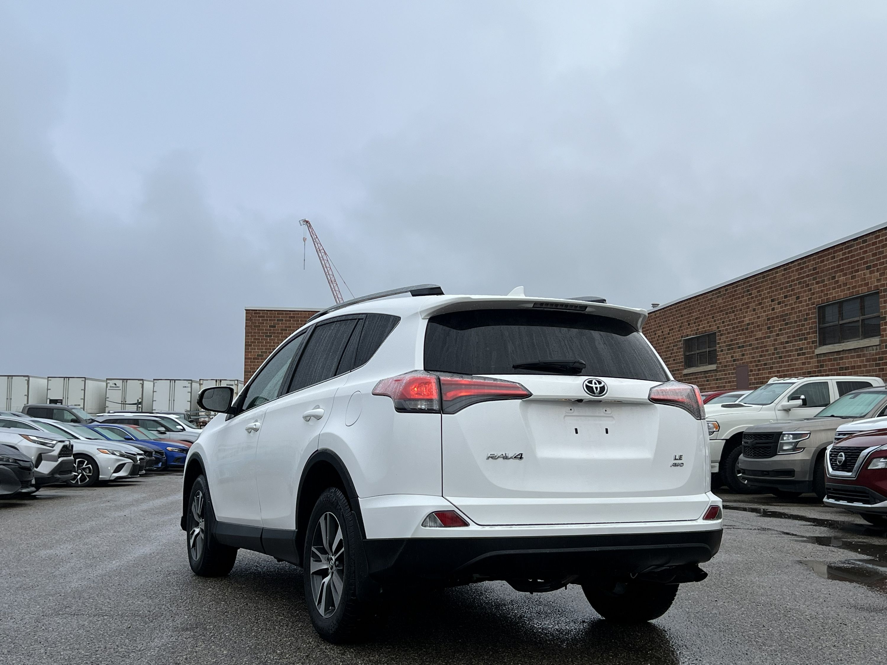 2018 Toyota RAV4 - Image 5