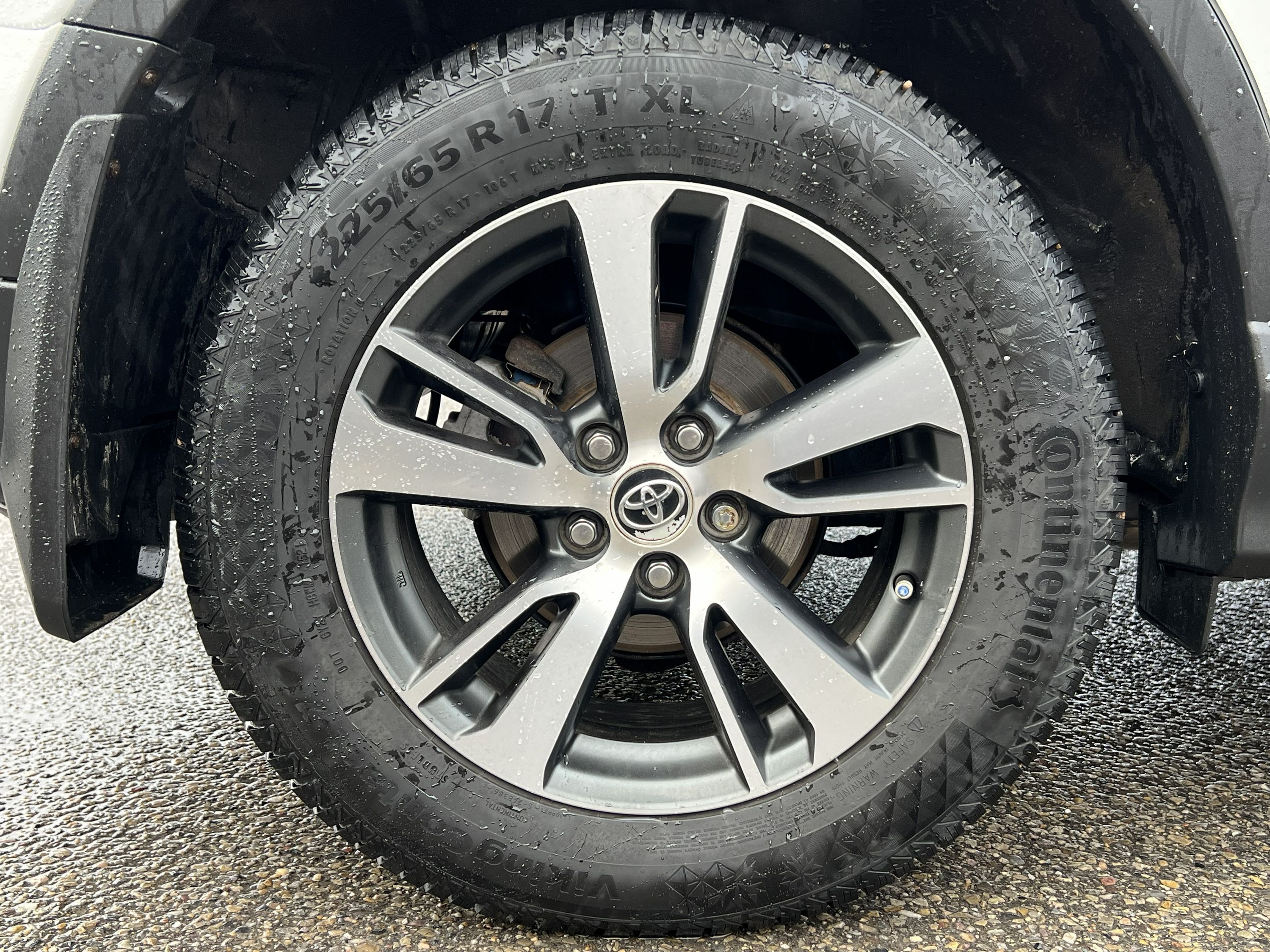 2018 Toyota RAV4 - Image 9