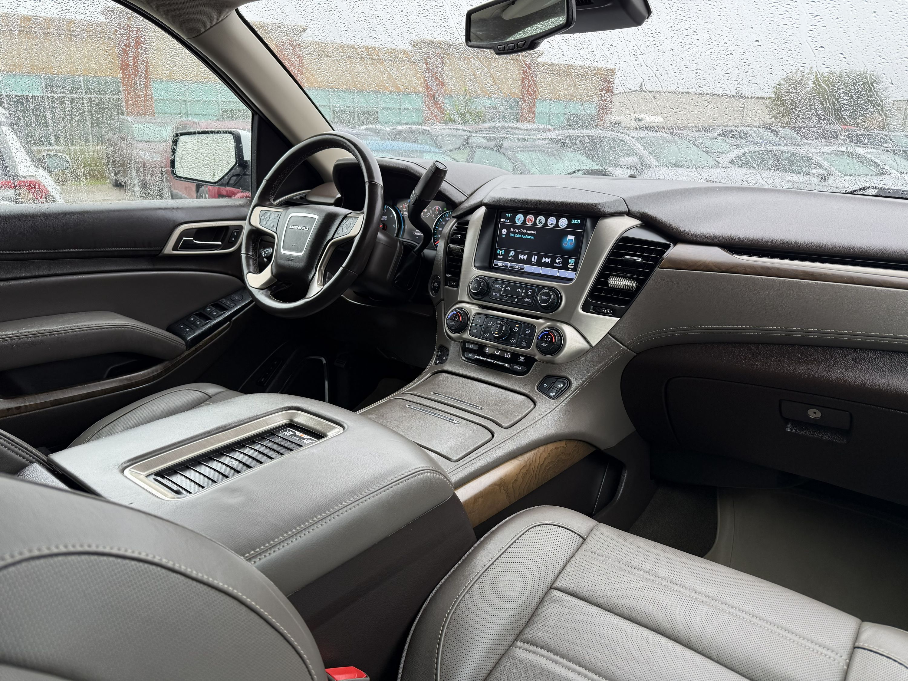 2018 GMC Yukon - Image 12