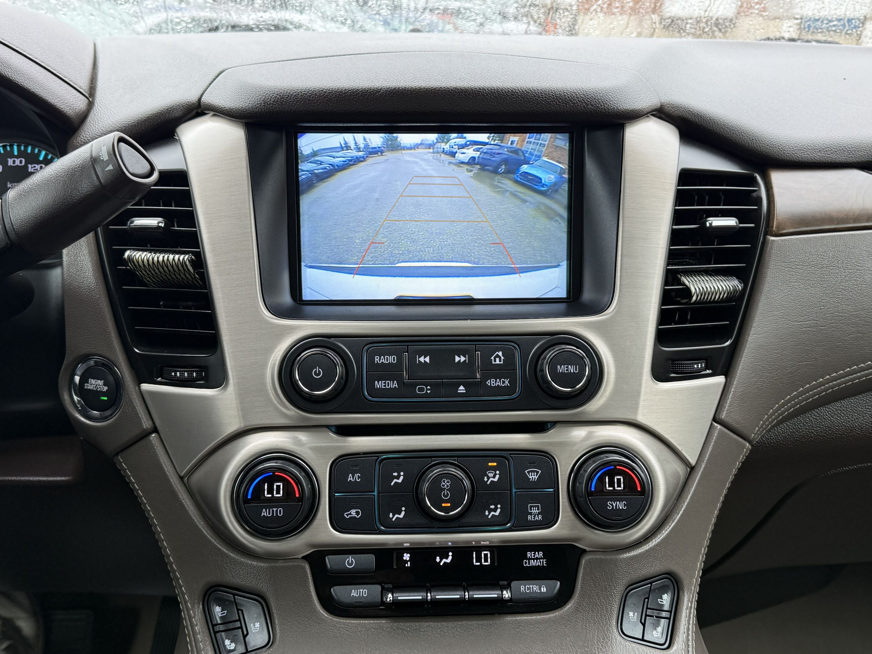 2018 GMC Yukon - Image 18