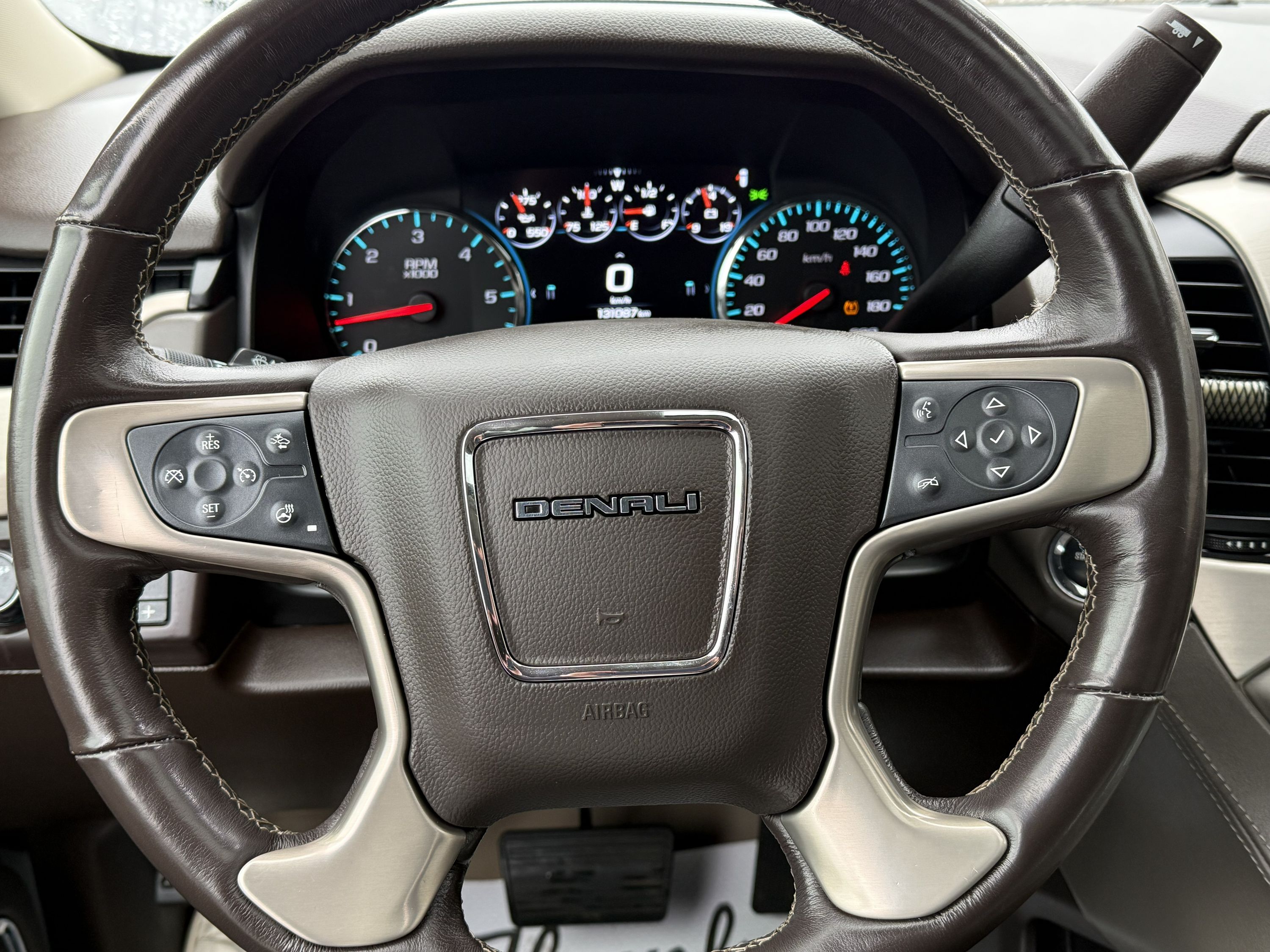 2018 GMC Yukon - Image 16