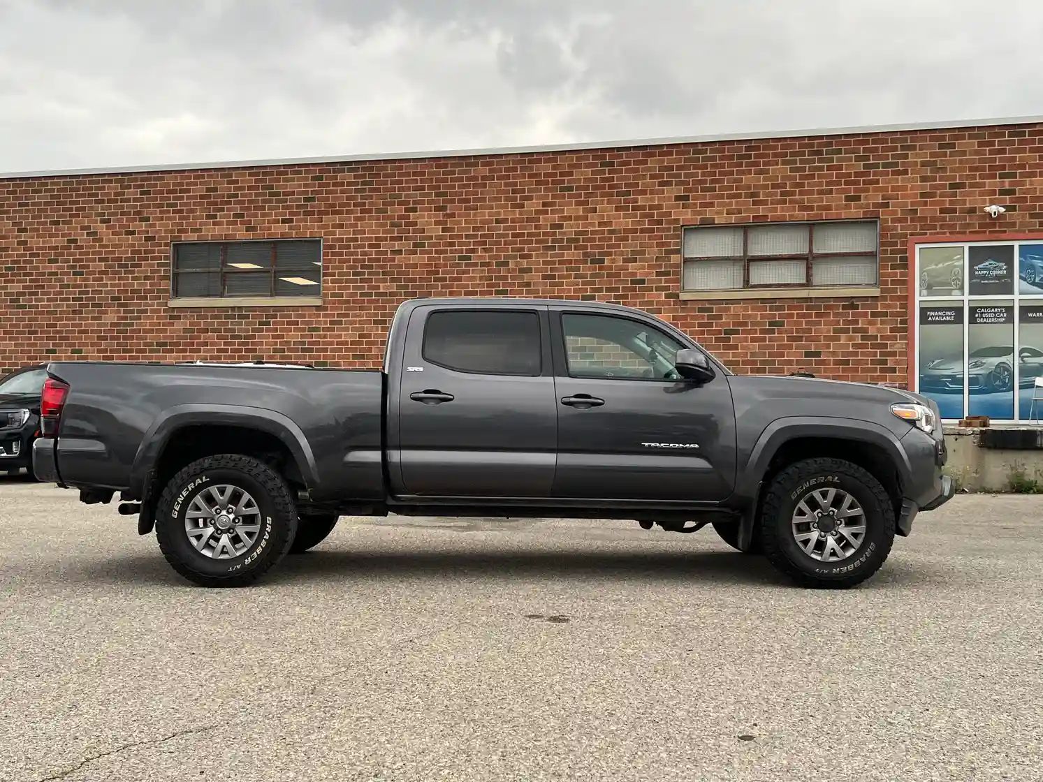 2018 Toyota Tacoma SR5 - Image 6