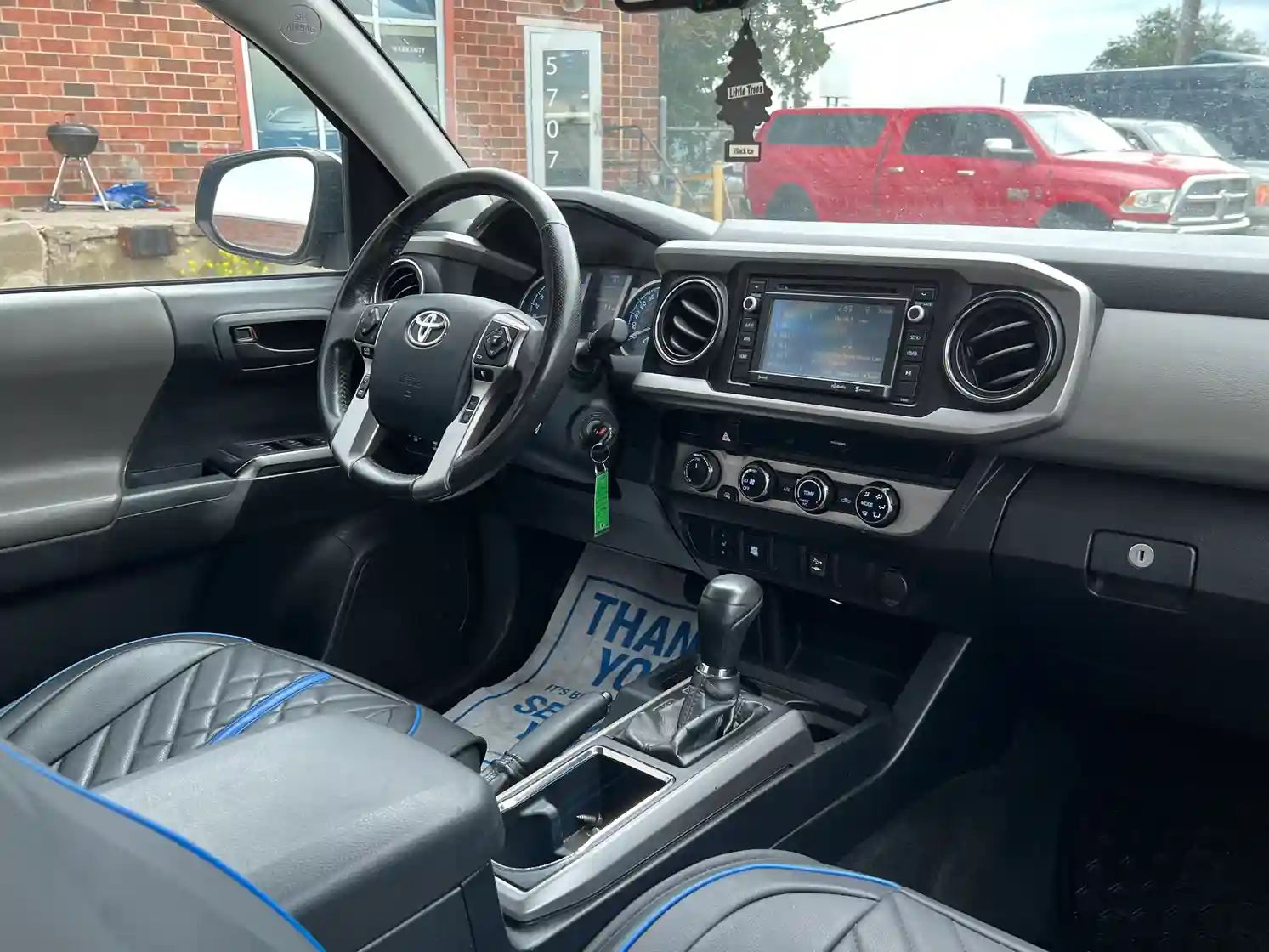 2018 Toyota Tacoma SR5 - Image 16