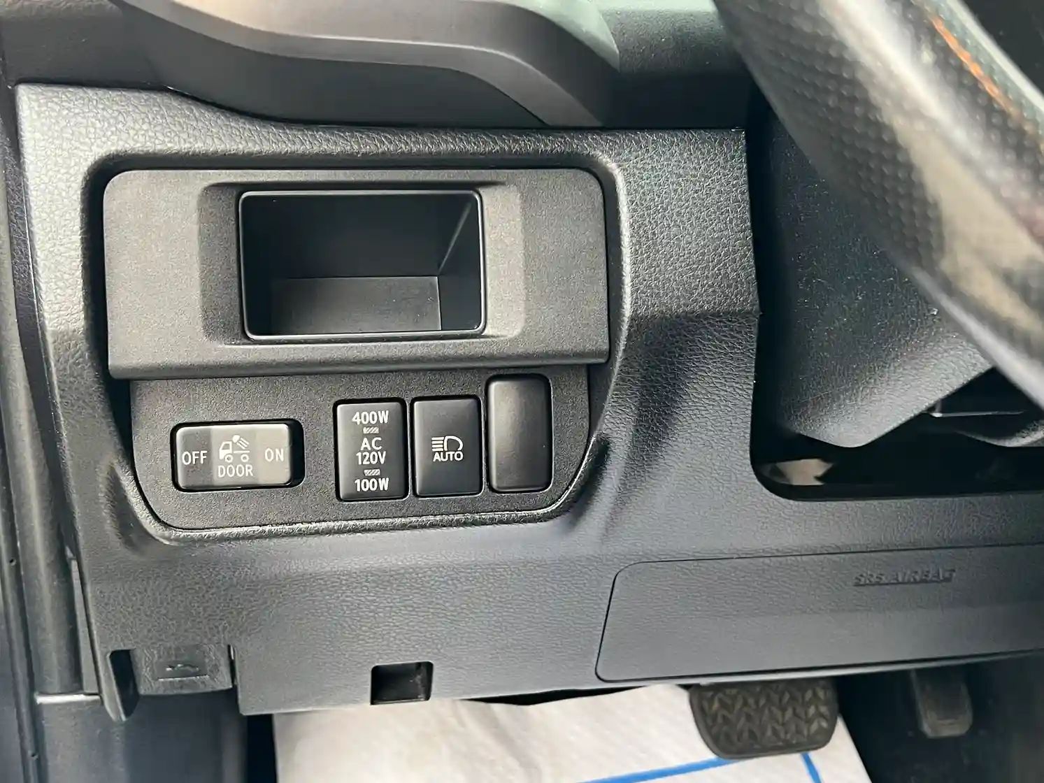 2018 Toyota Tacoma SR5 - Image 10
