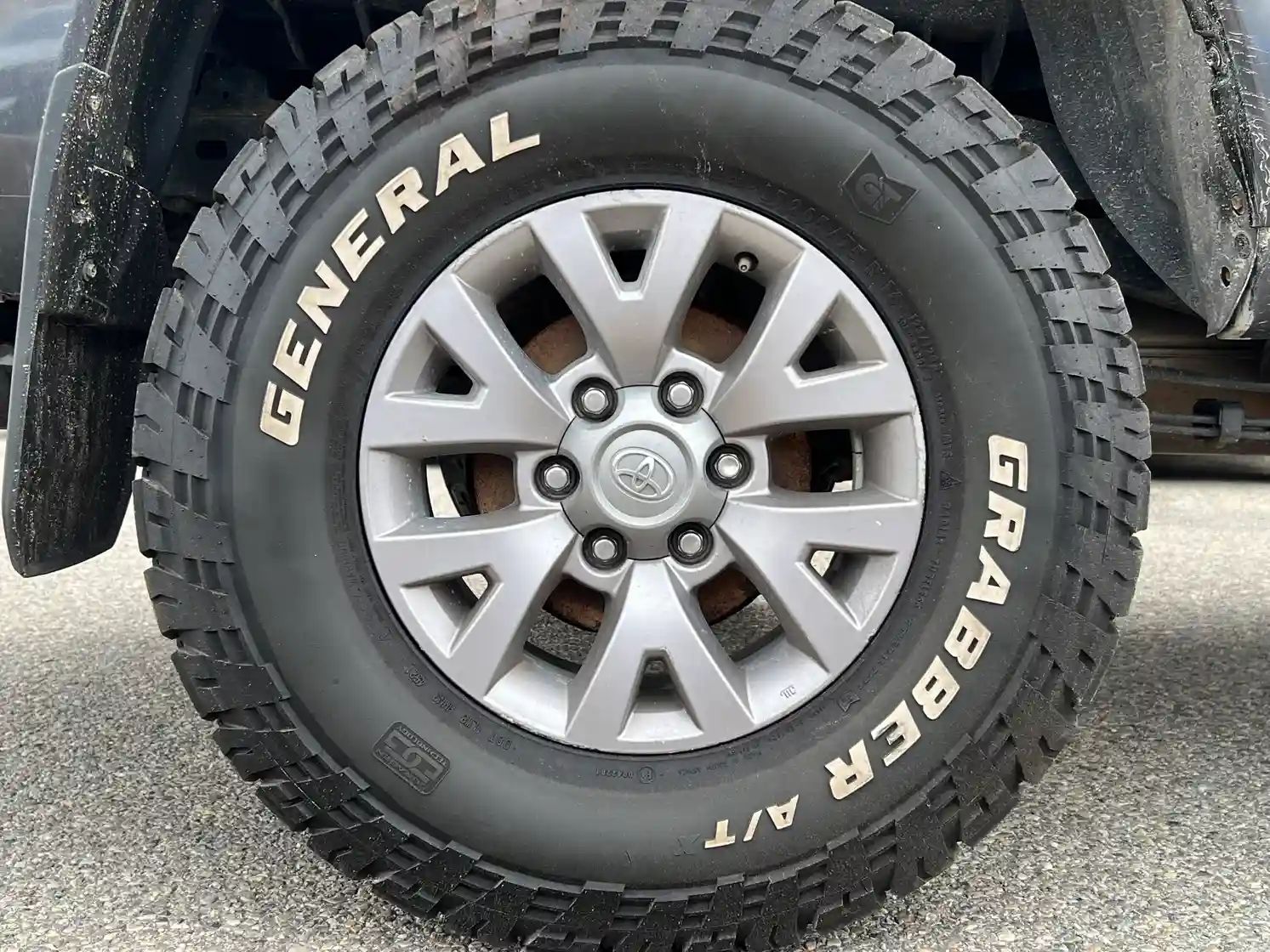 2018 Toyota Tacoma SR5 - Image 20