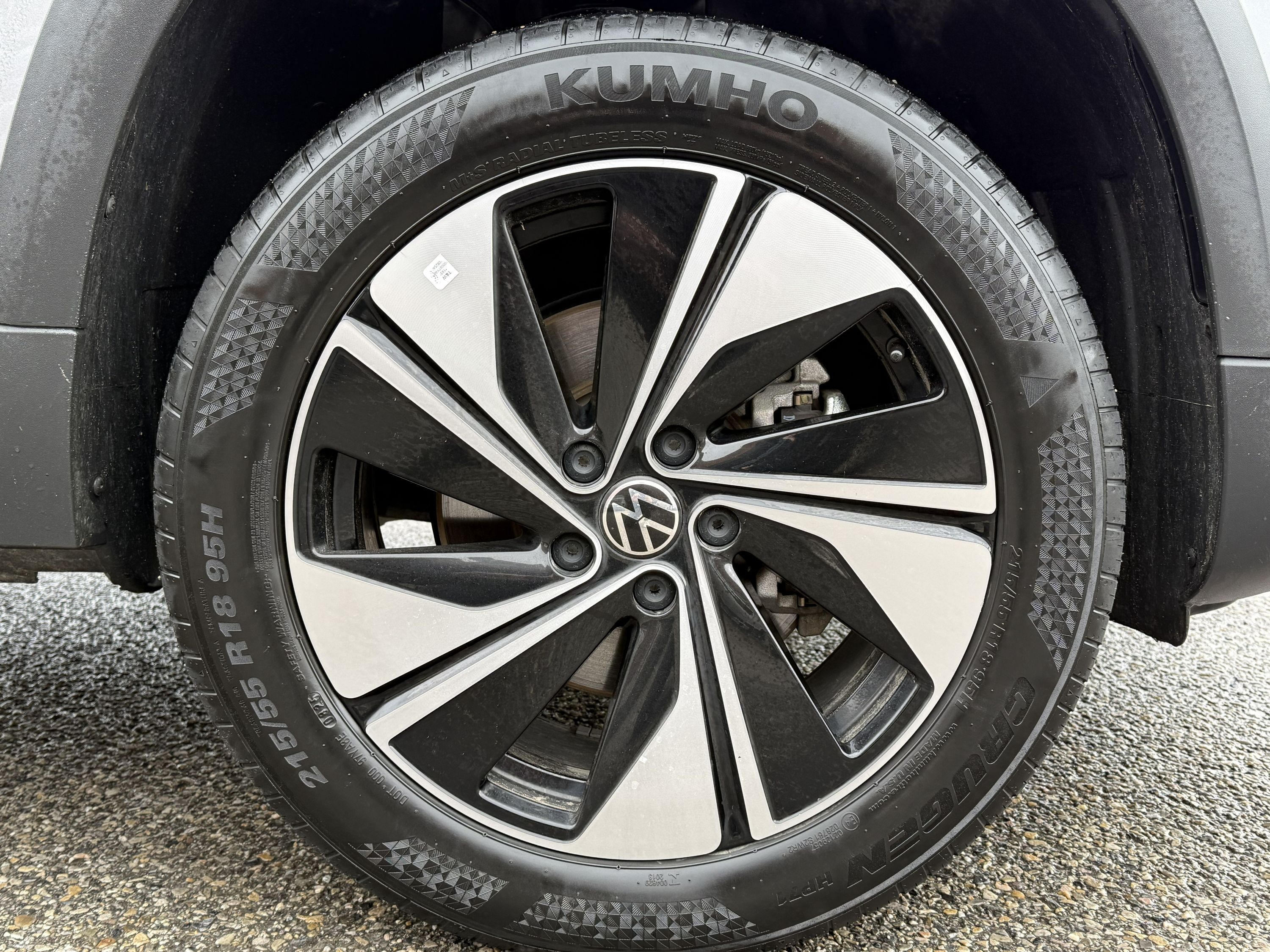 2025 Volkswagen Taos SE - Image 19