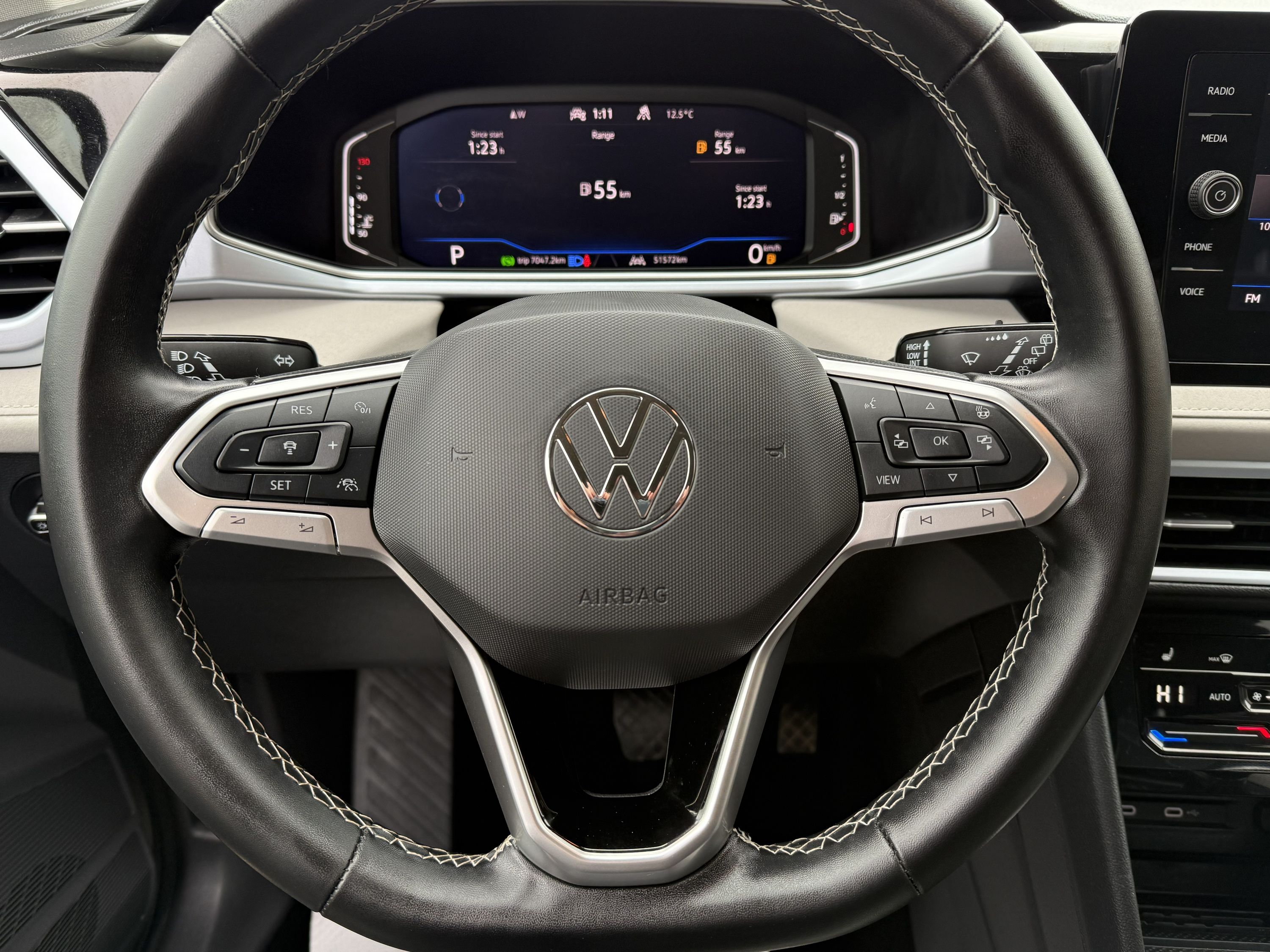 2025 Volkswagen Taos SE - Image 14