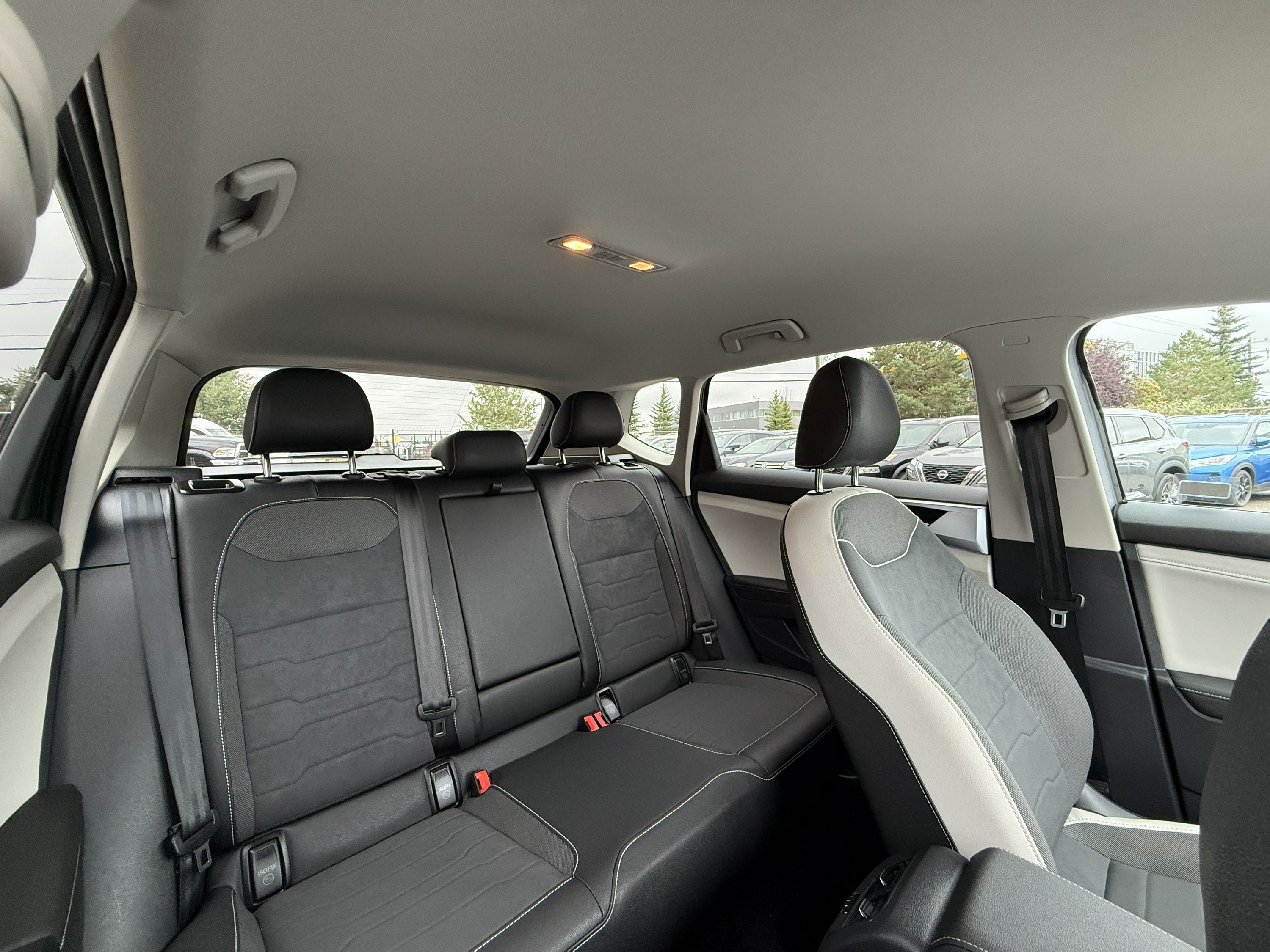 2025 Volkswagen Taos SE - Image 13