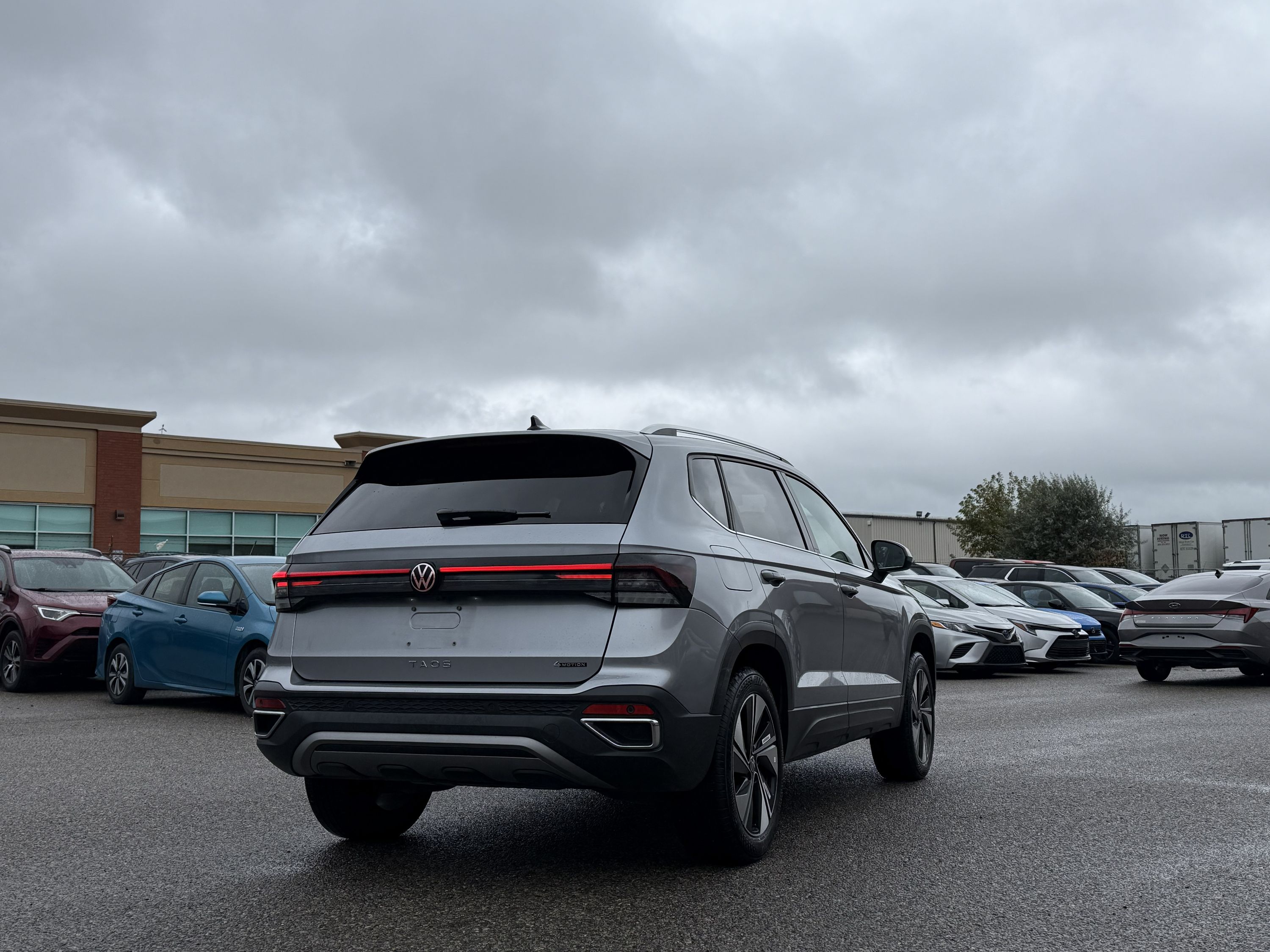 2025 Volkswagen Taos SE - Image 7