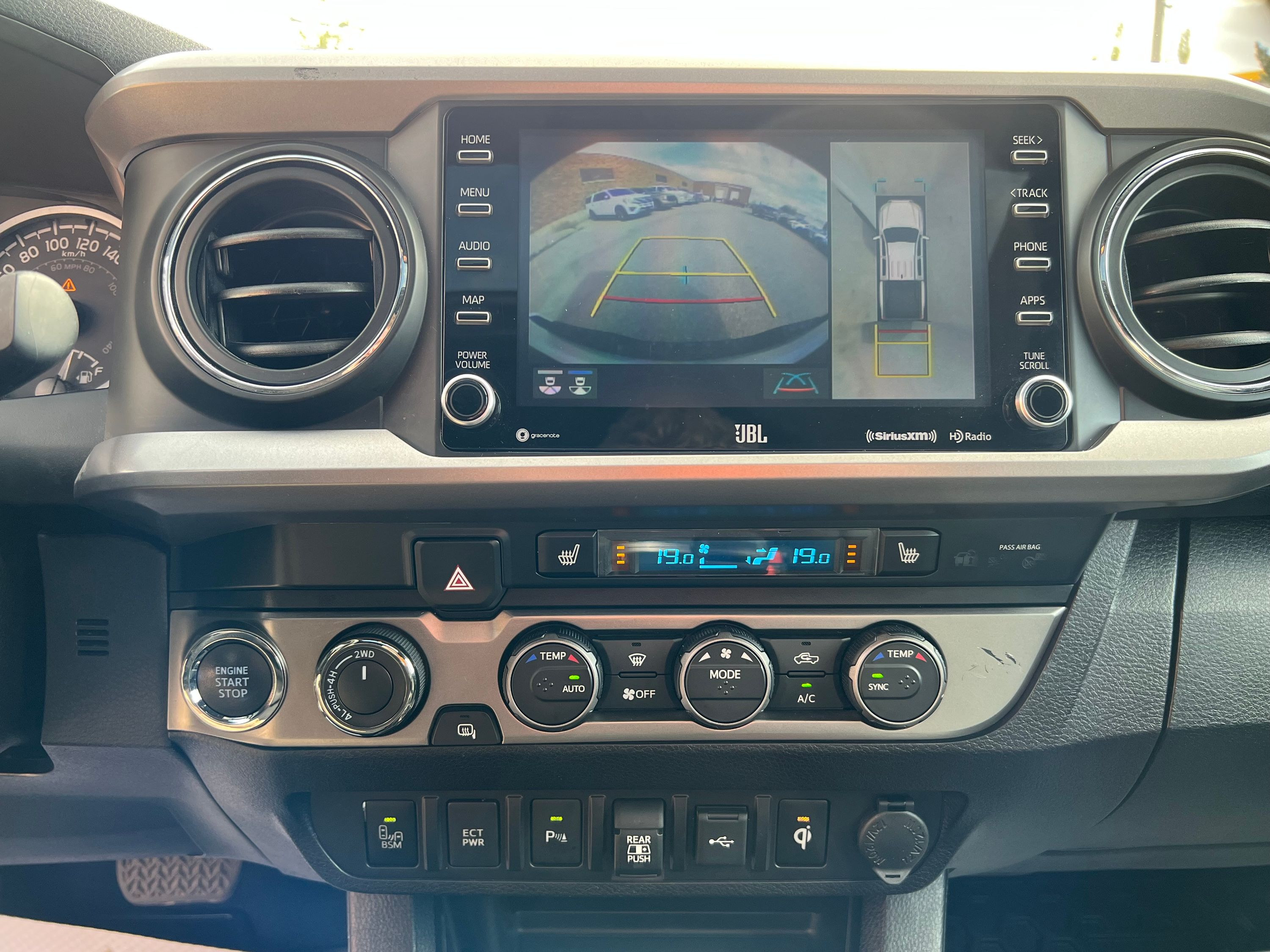 2021 Toyota Tacoma - Image 19