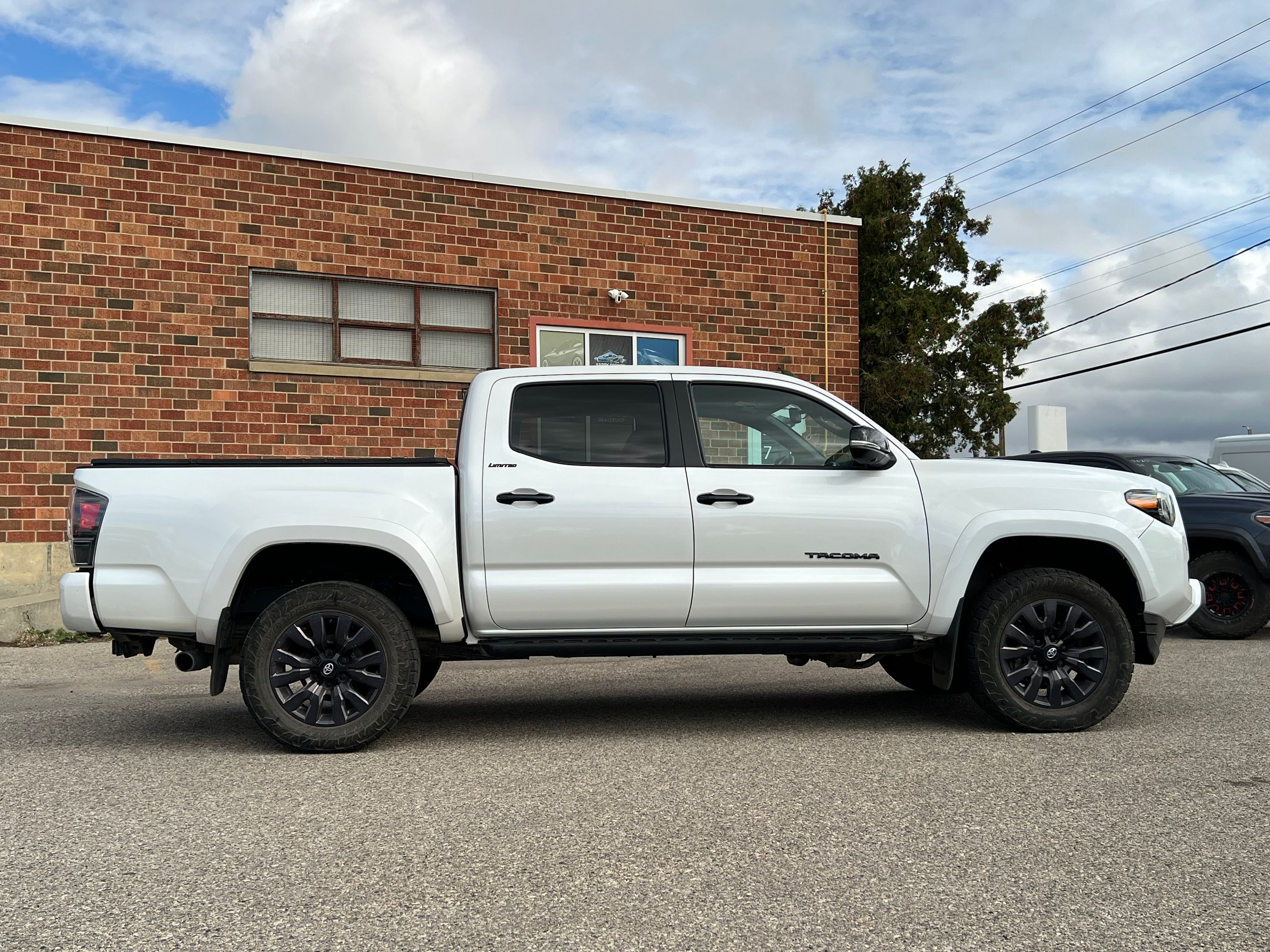 2021 Toyota Tacoma - Image 8