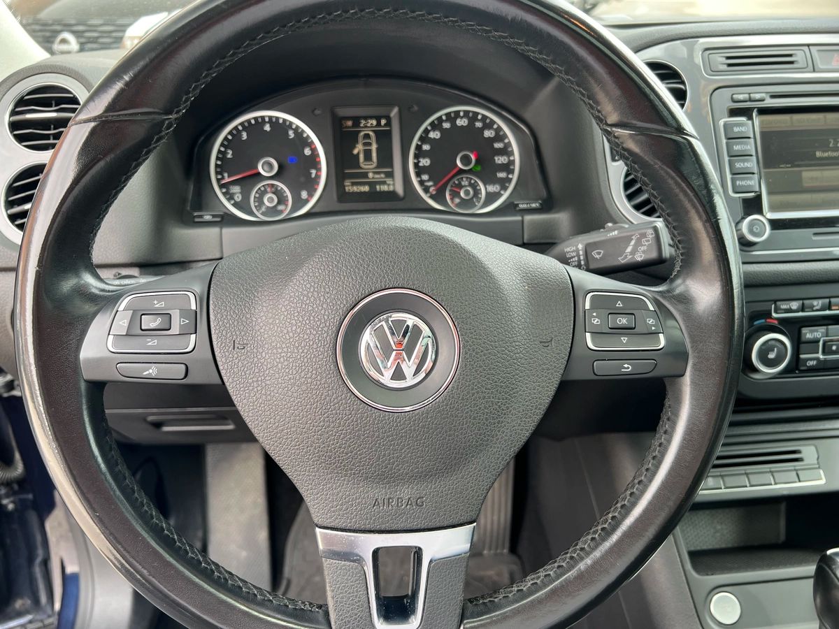 2012 Volkswagen Tiguan - Image 15
