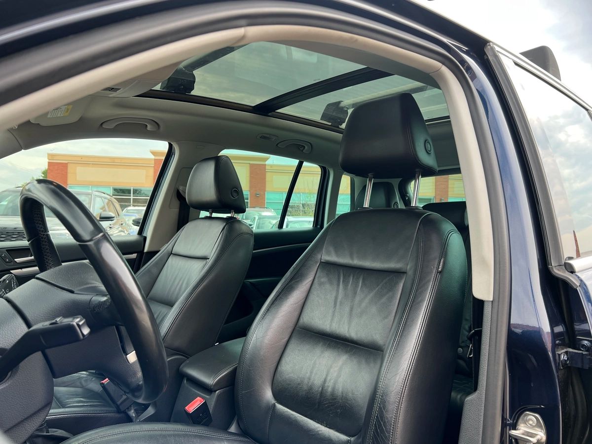 2012 Volkswagen Tiguan - Image 14