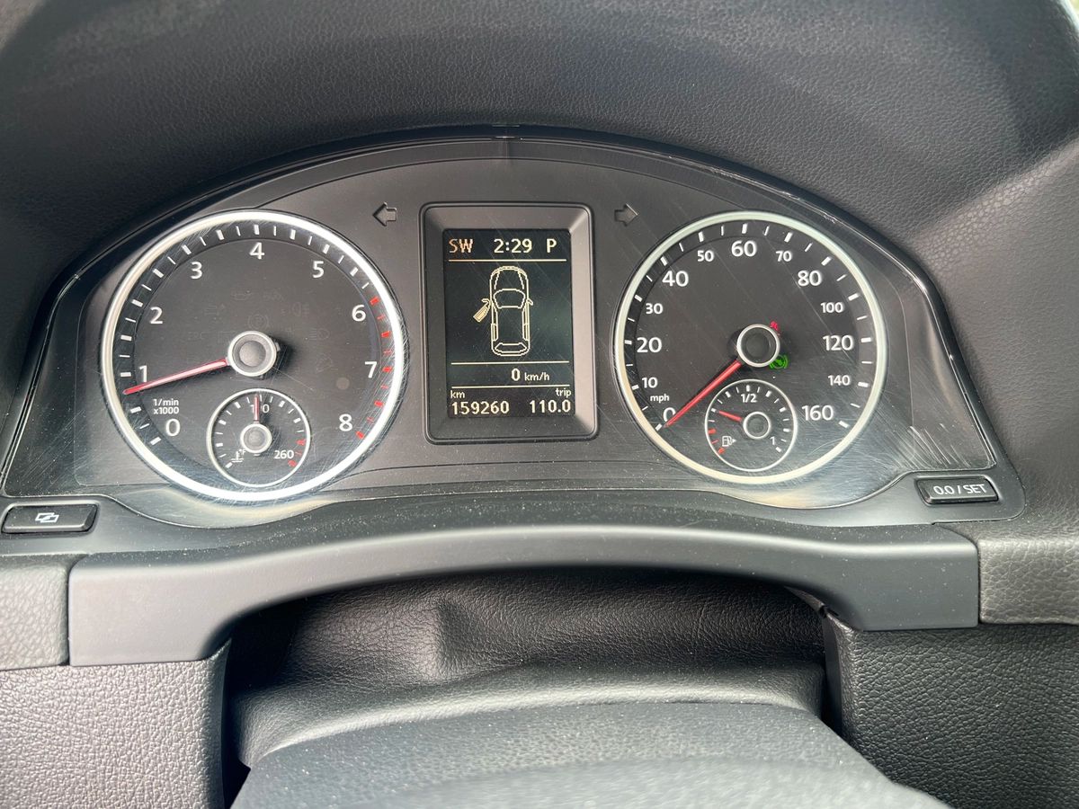 2012 Volkswagen Tiguan - Image 16