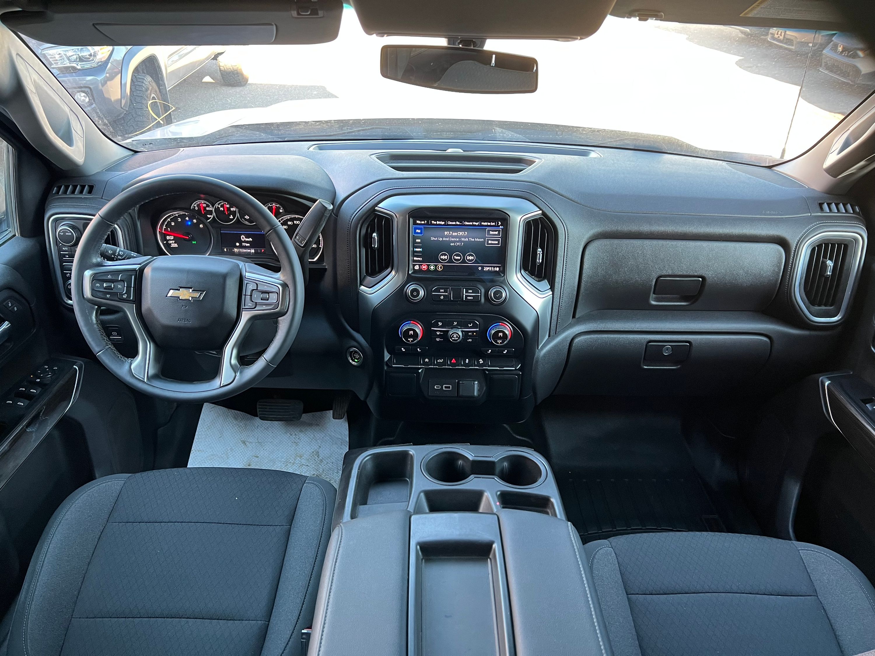 2022 Chevrolet Silverado 1500 Limited - Image 12