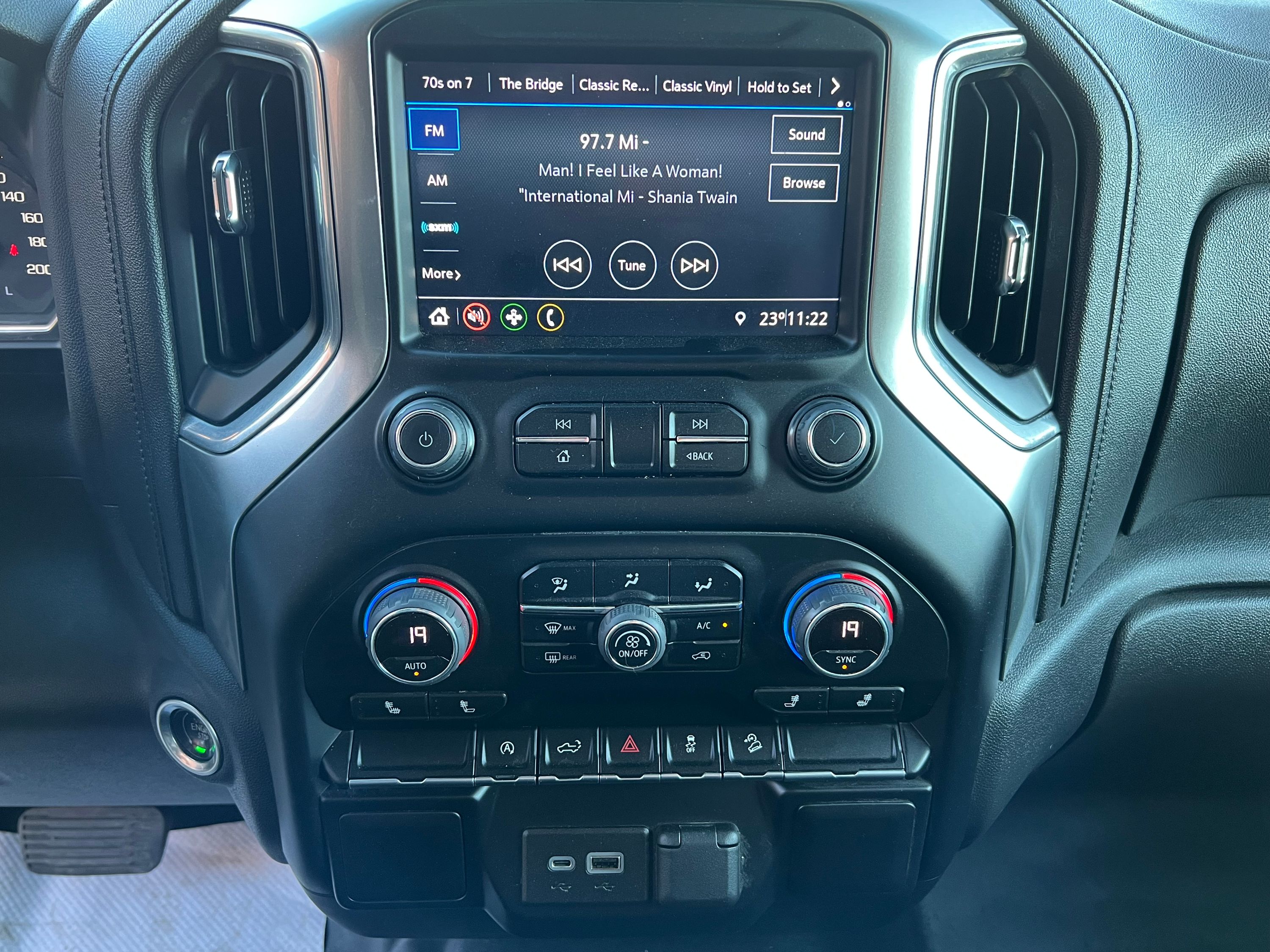 2022 Chevrolet Silverado 1500 Limited - Image 19