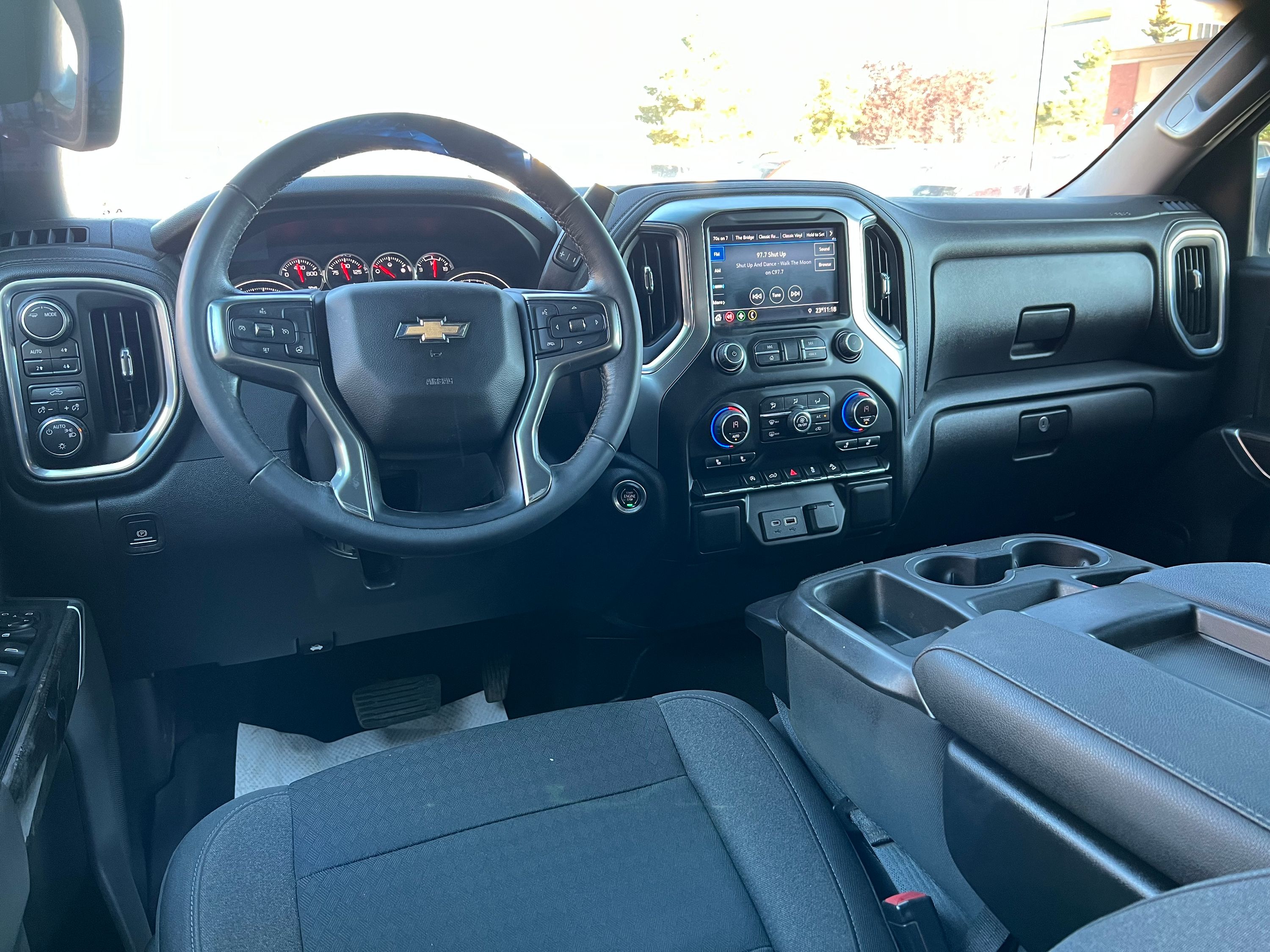 2022 Chevrolet Silverado 1500 Limited - Image 11