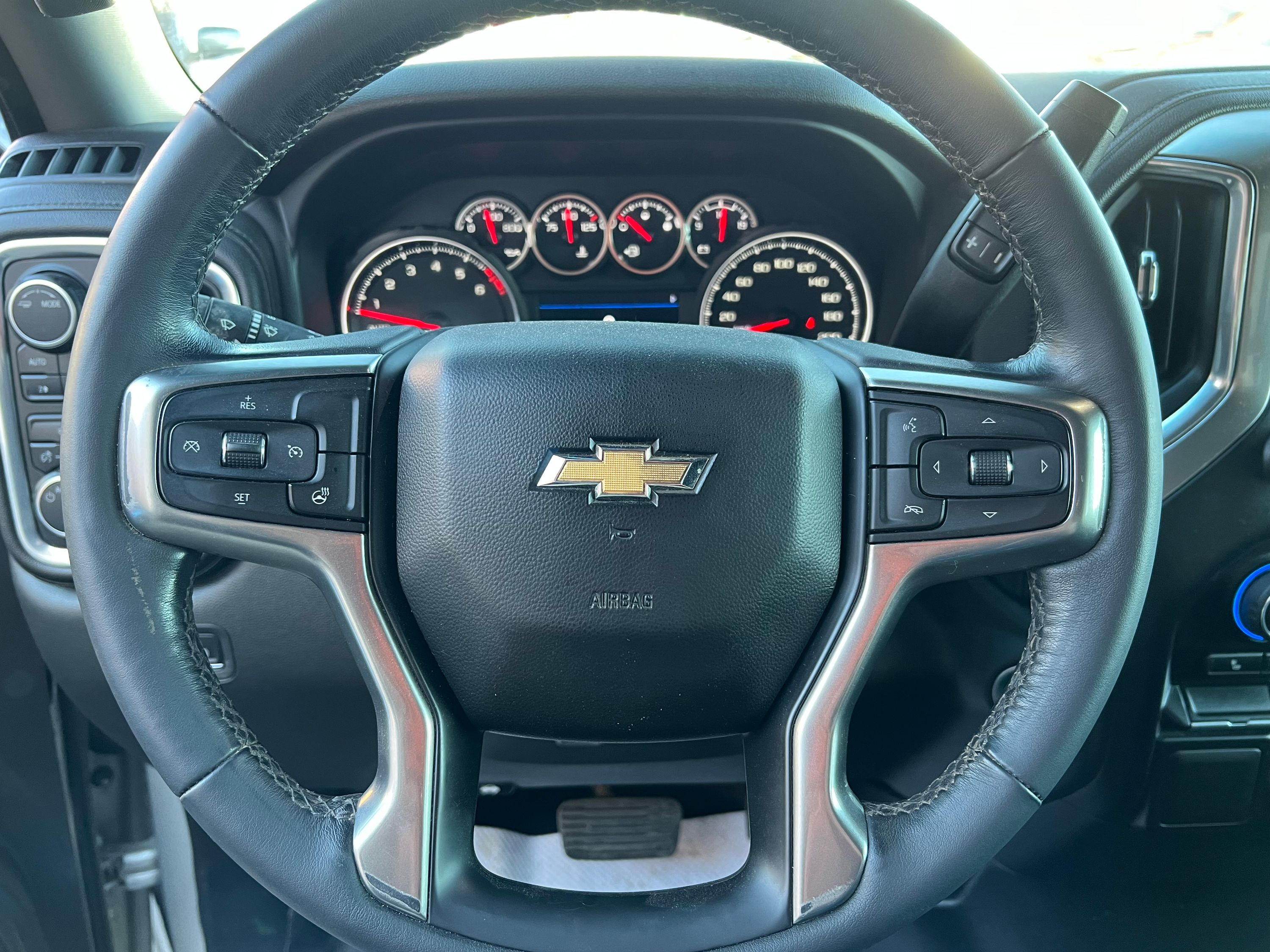 2022 Chevrolet Silverado 1500 Limited - Image 15