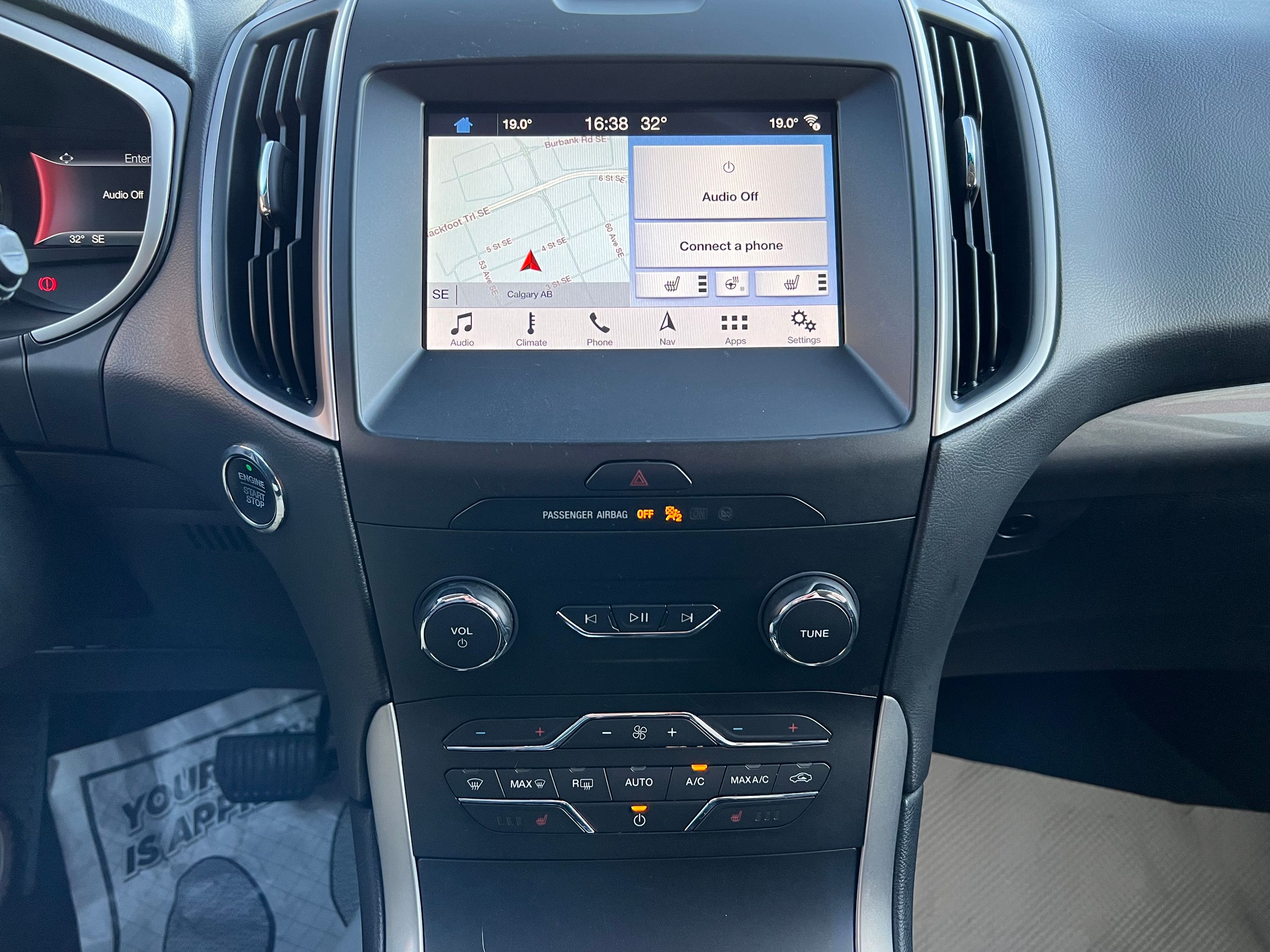2019 Ford Edge - Image 16