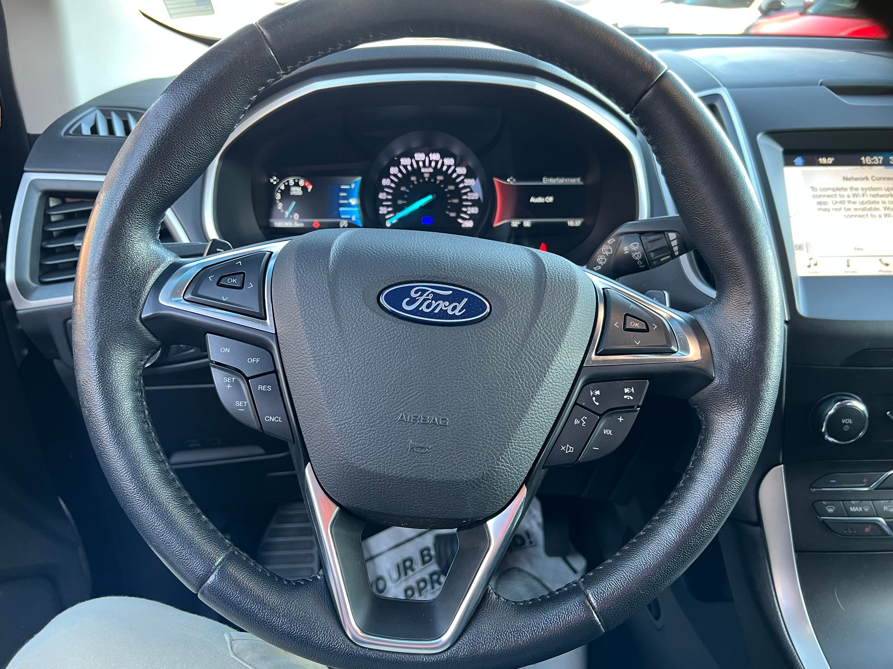 2019 Ford Edge - Image 13