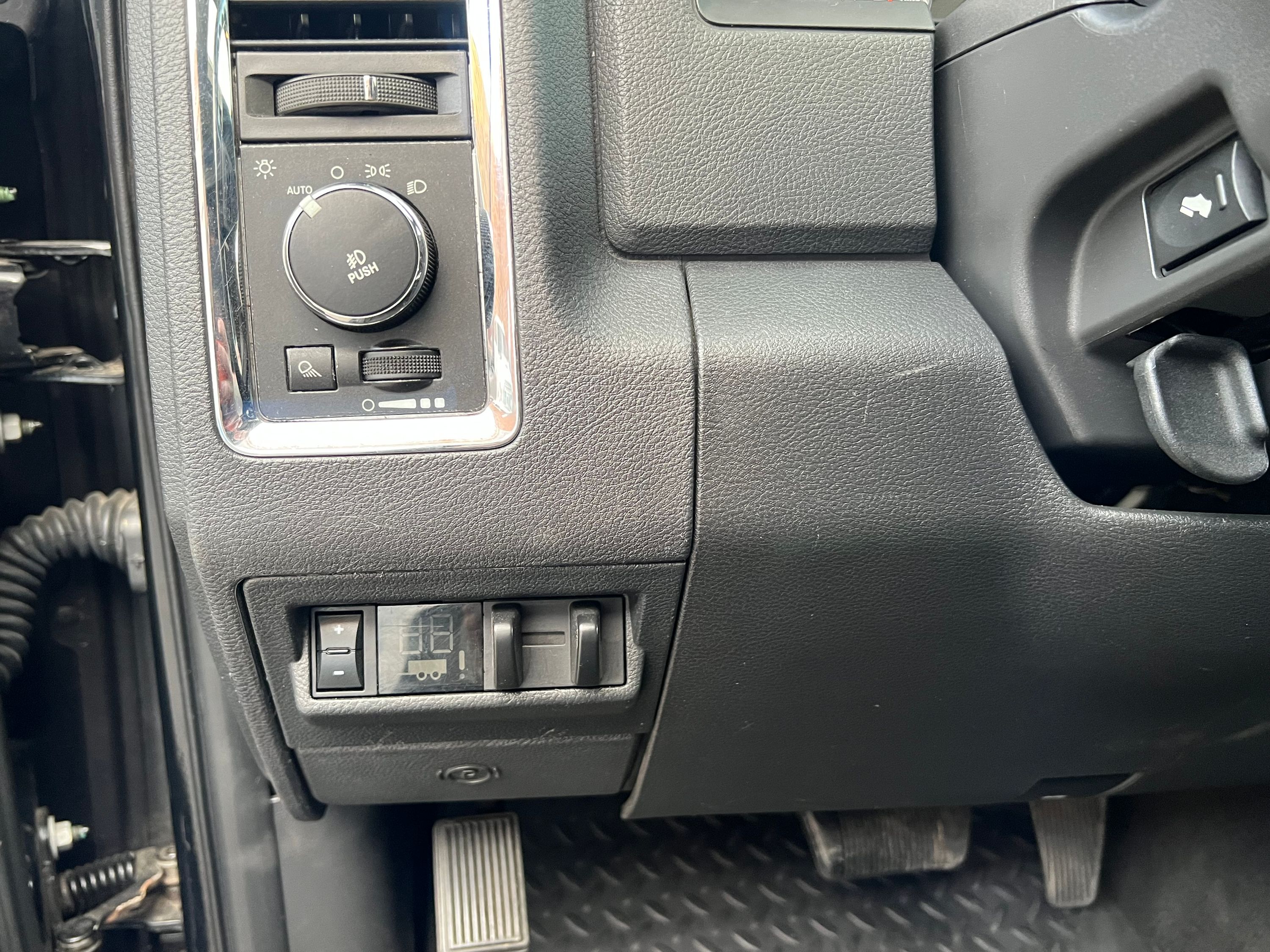 2012 Dodge Ram 3500 Pickup - Image 19