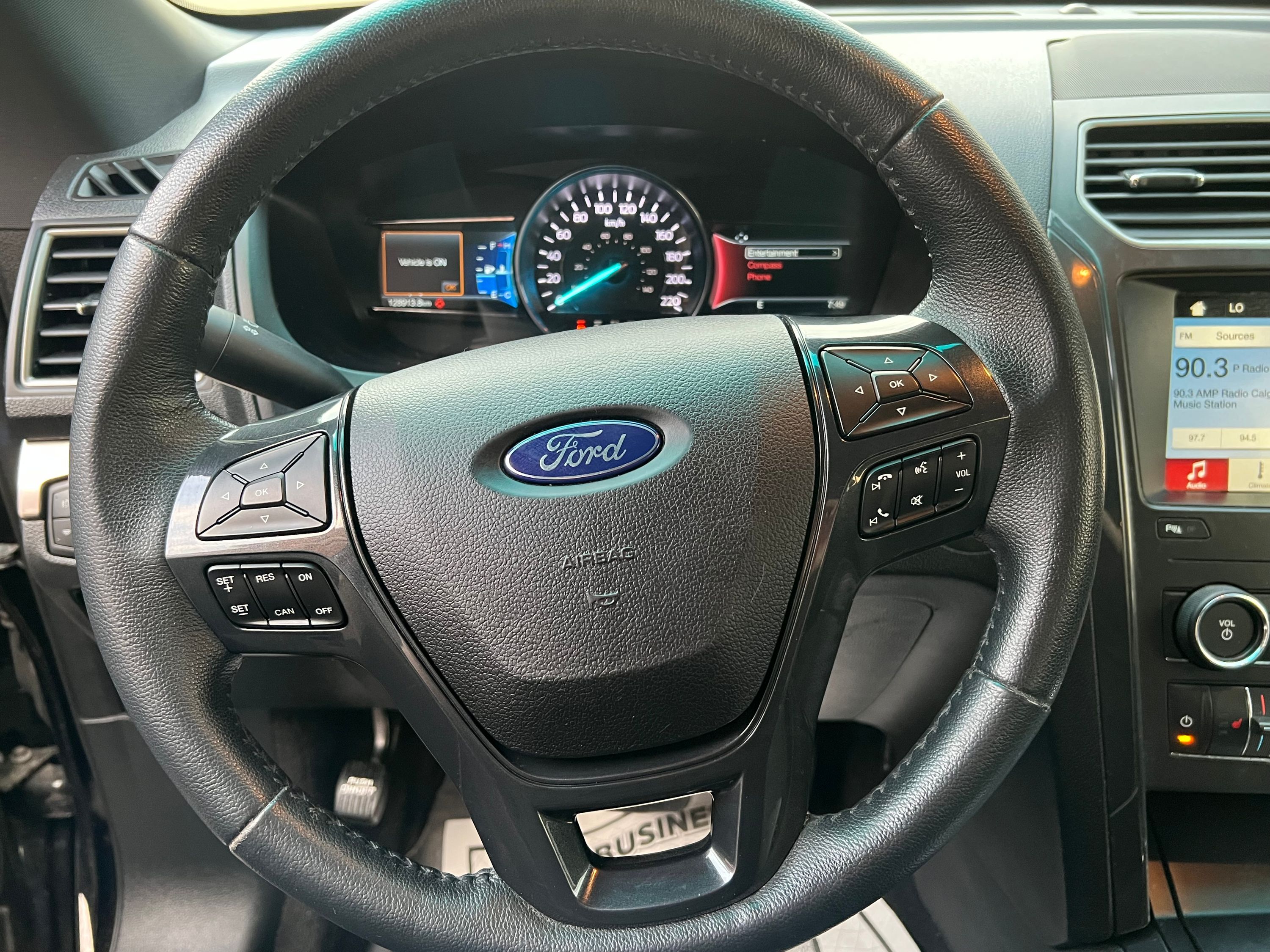 2018 Ford Explorer - Image 16