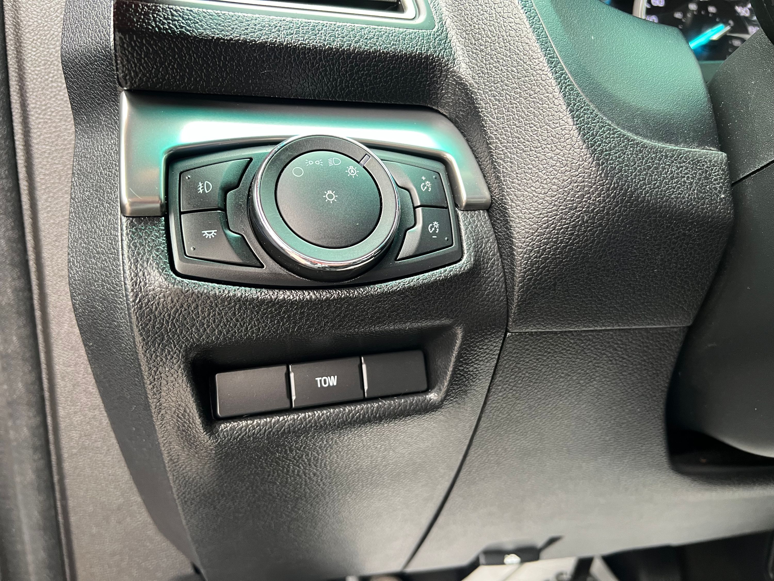 2018 Ford Explorer - Image 18