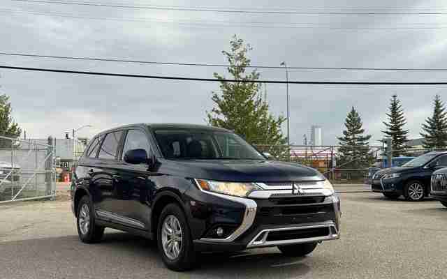 2020 Mitsubishi Outlander ES - Request more images