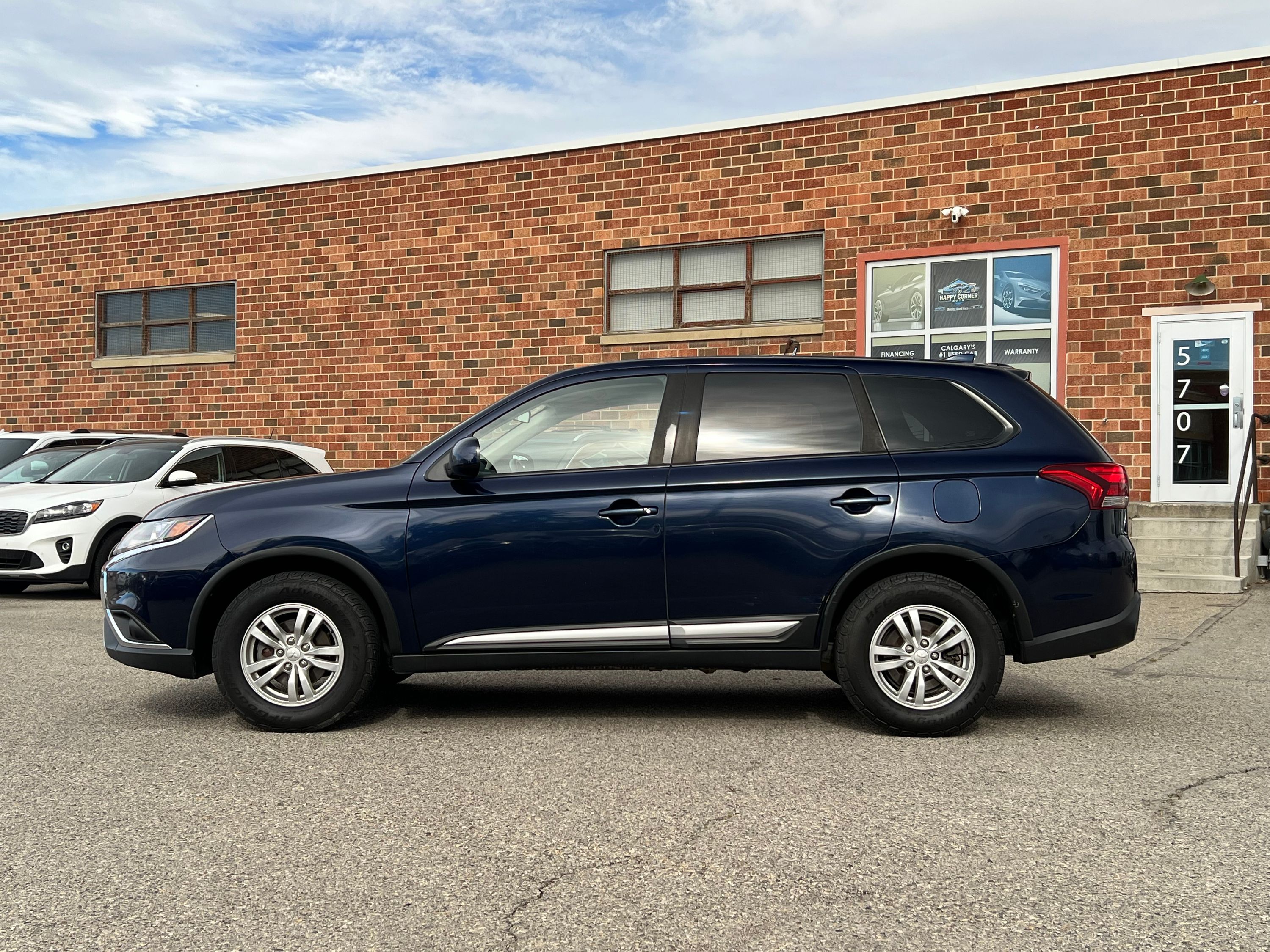 2020 Mitsubishi Outlander ES - Image 4