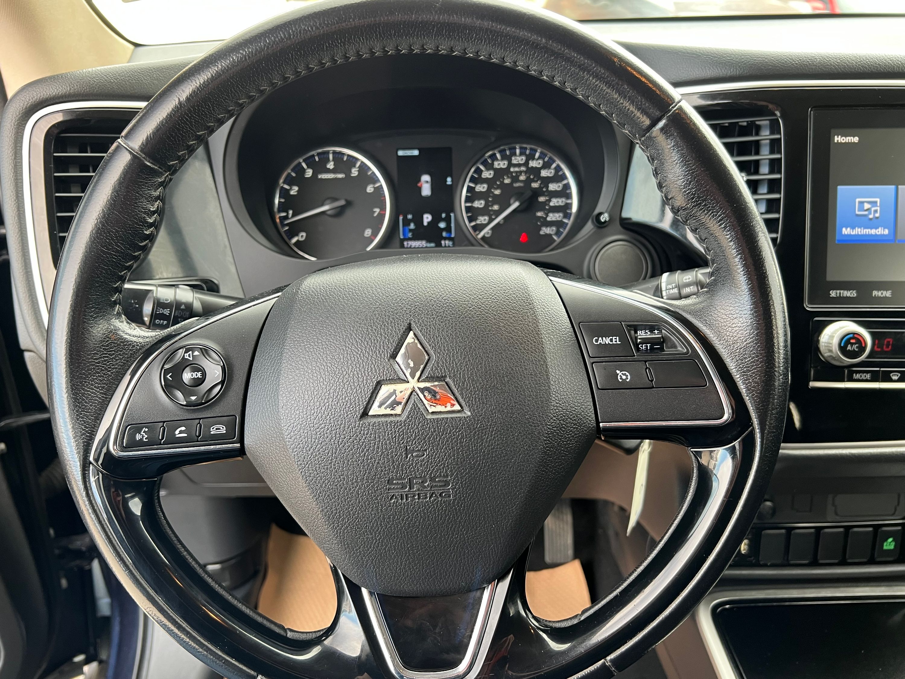 2020 Mitsubishi Outlander ES - Image 16