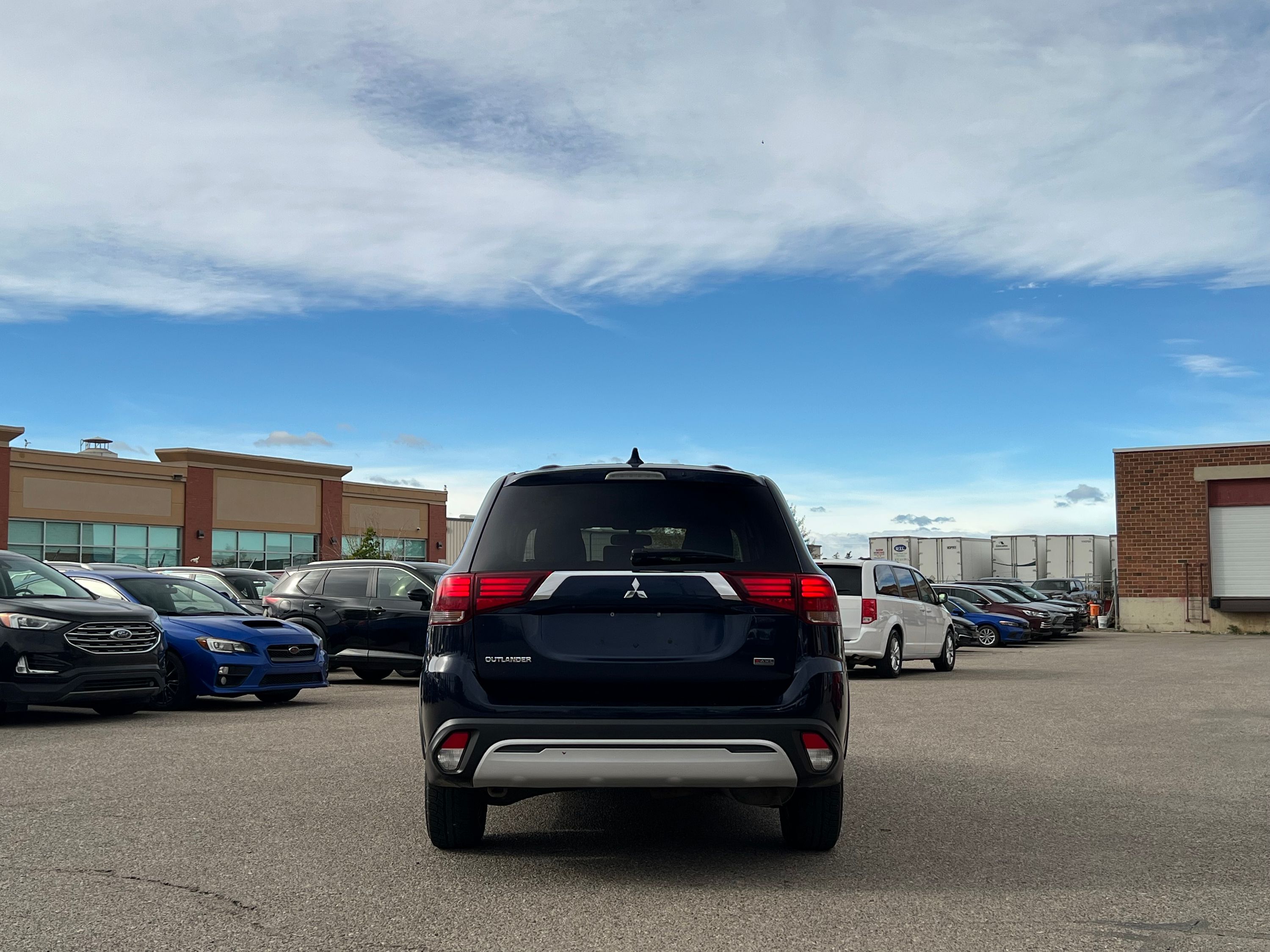 2020 Mitsubishi Outlander ES - Image 6