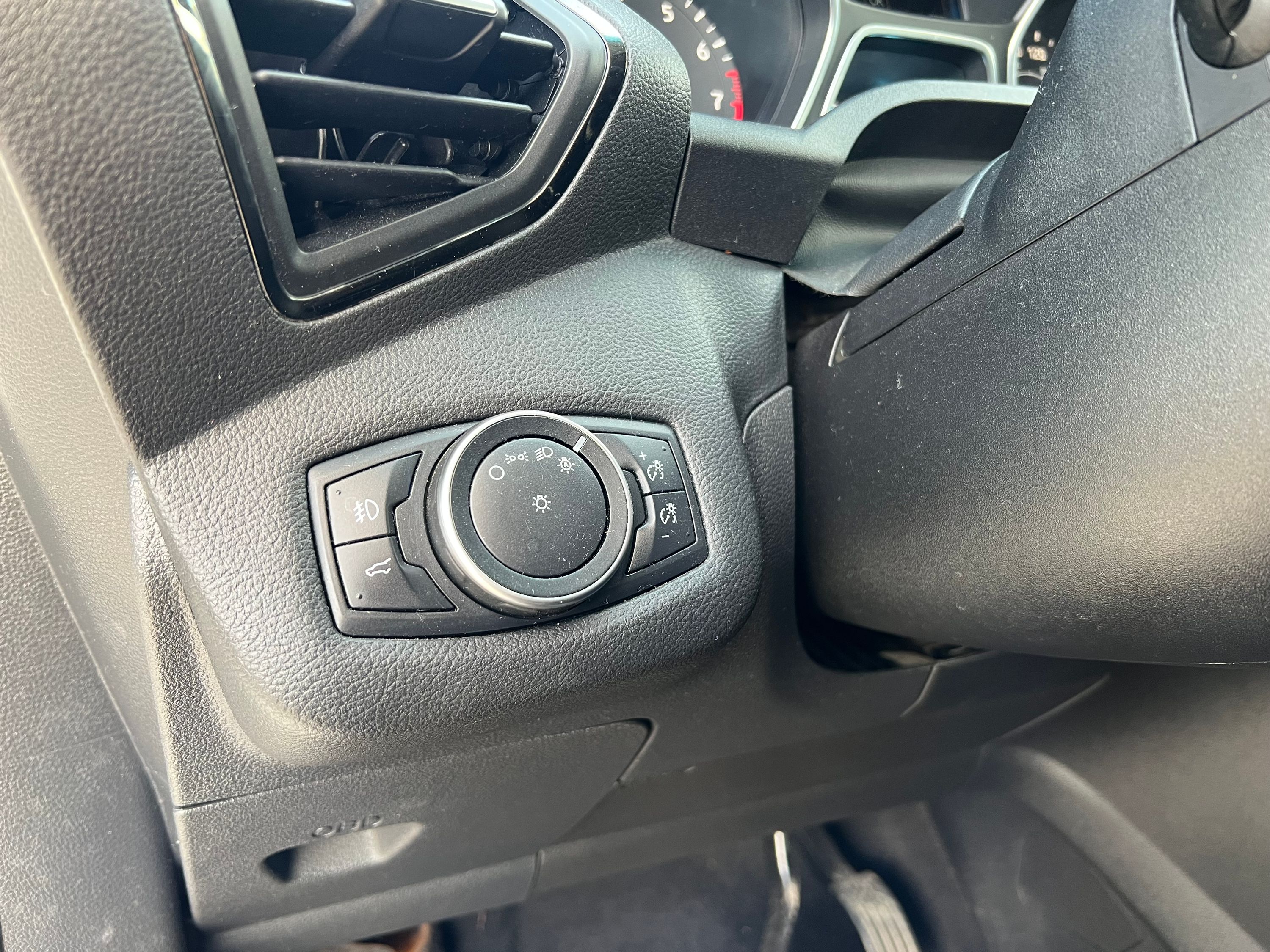2018 Ford Escape SEL - Image 17