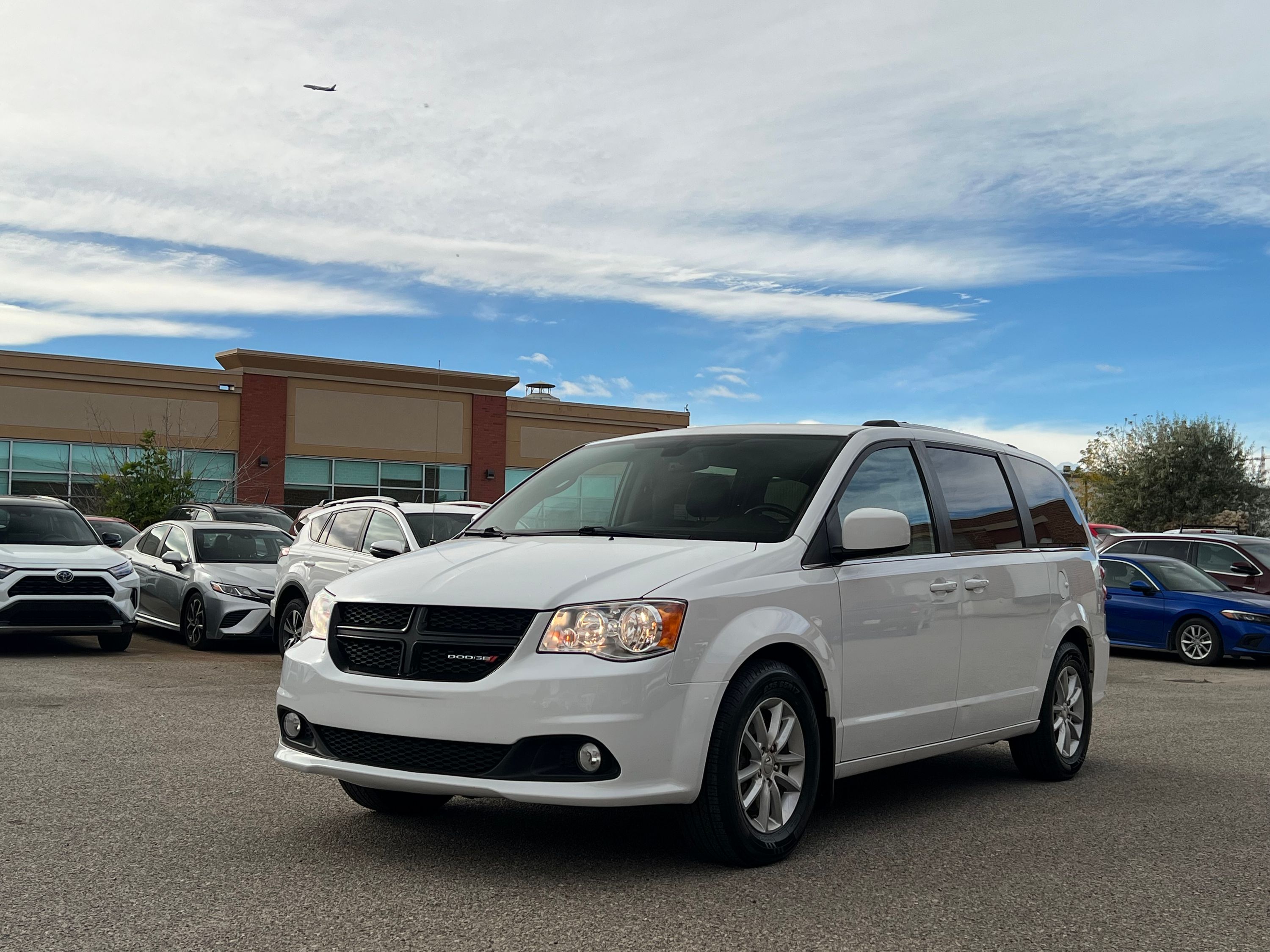 2019 Dodge Grand Caravan SXT Premium Plus - Image 3