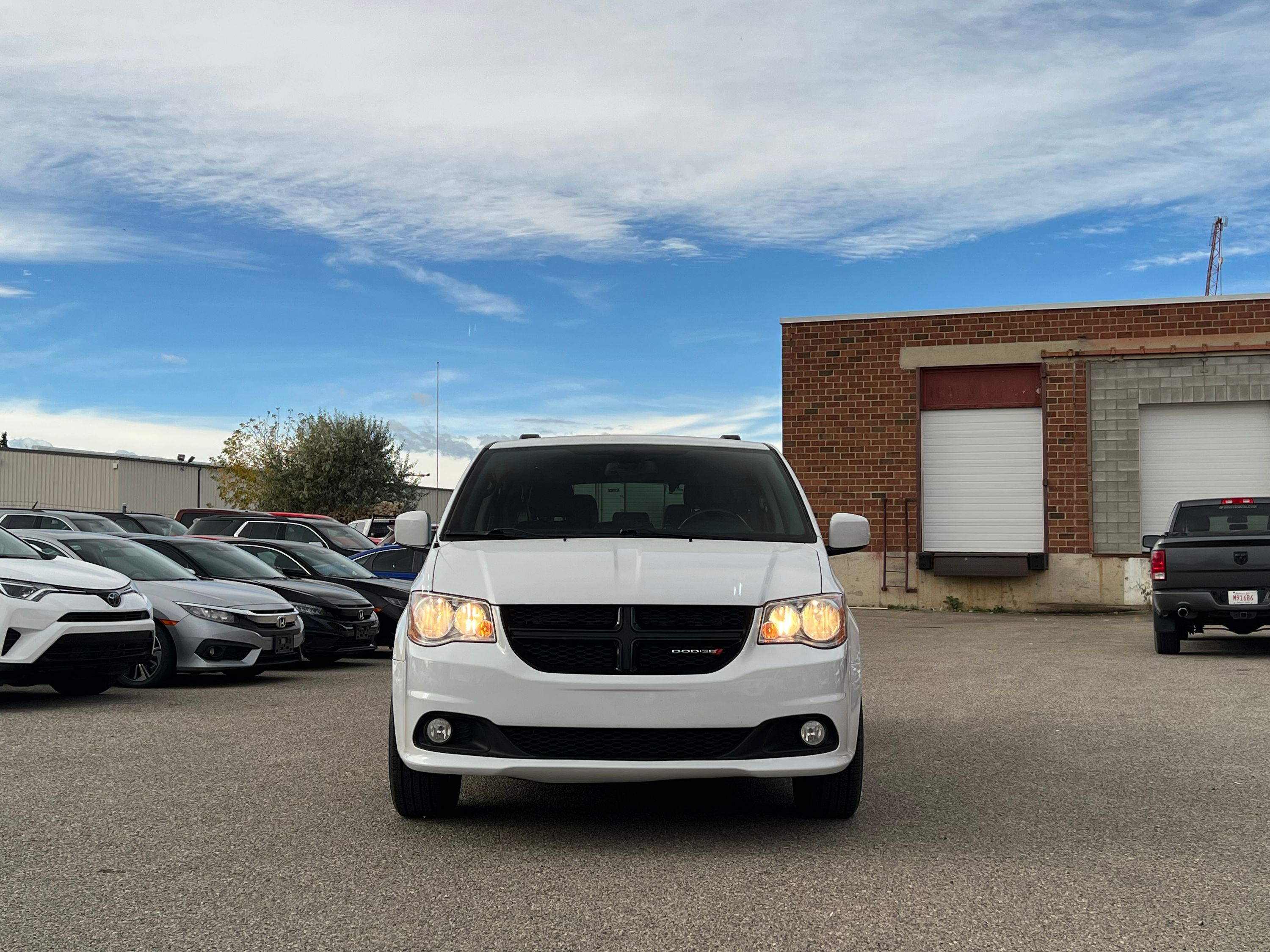 2019 Dodge Grand Caravan SXT Premium Plus - Image 2