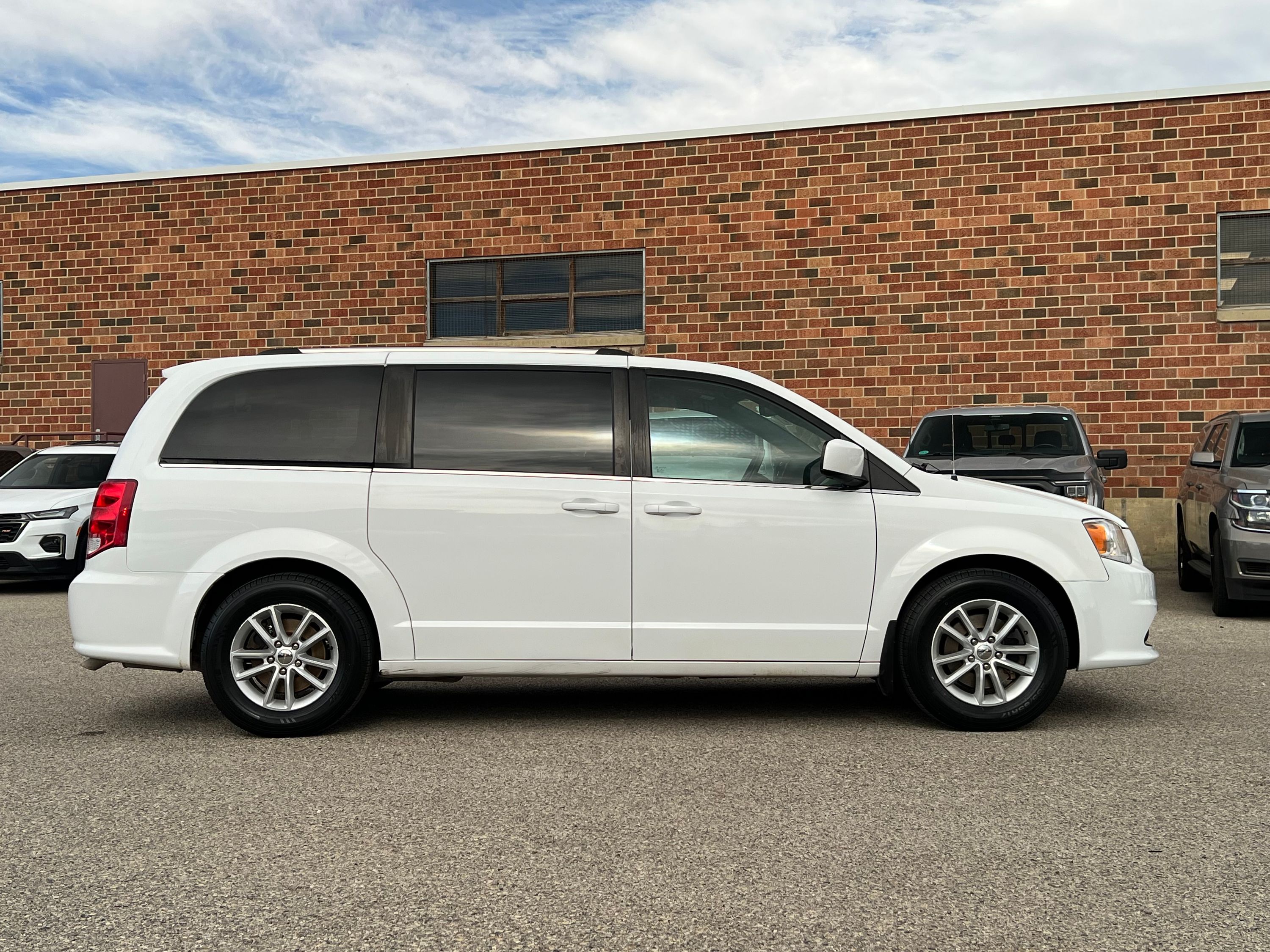 2019 Dodge Grand Caravan SXT Premium Plus - Image 8