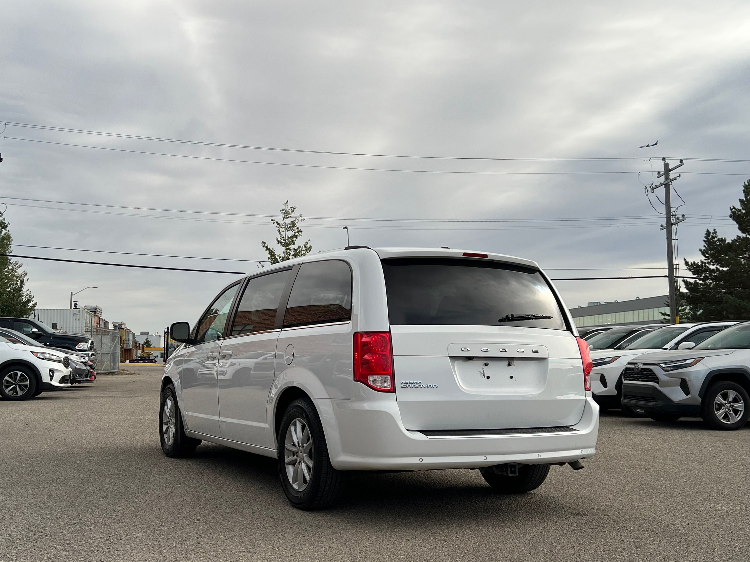 2019 Dodge Grand Caravan SXT Premium Plus - Image 5