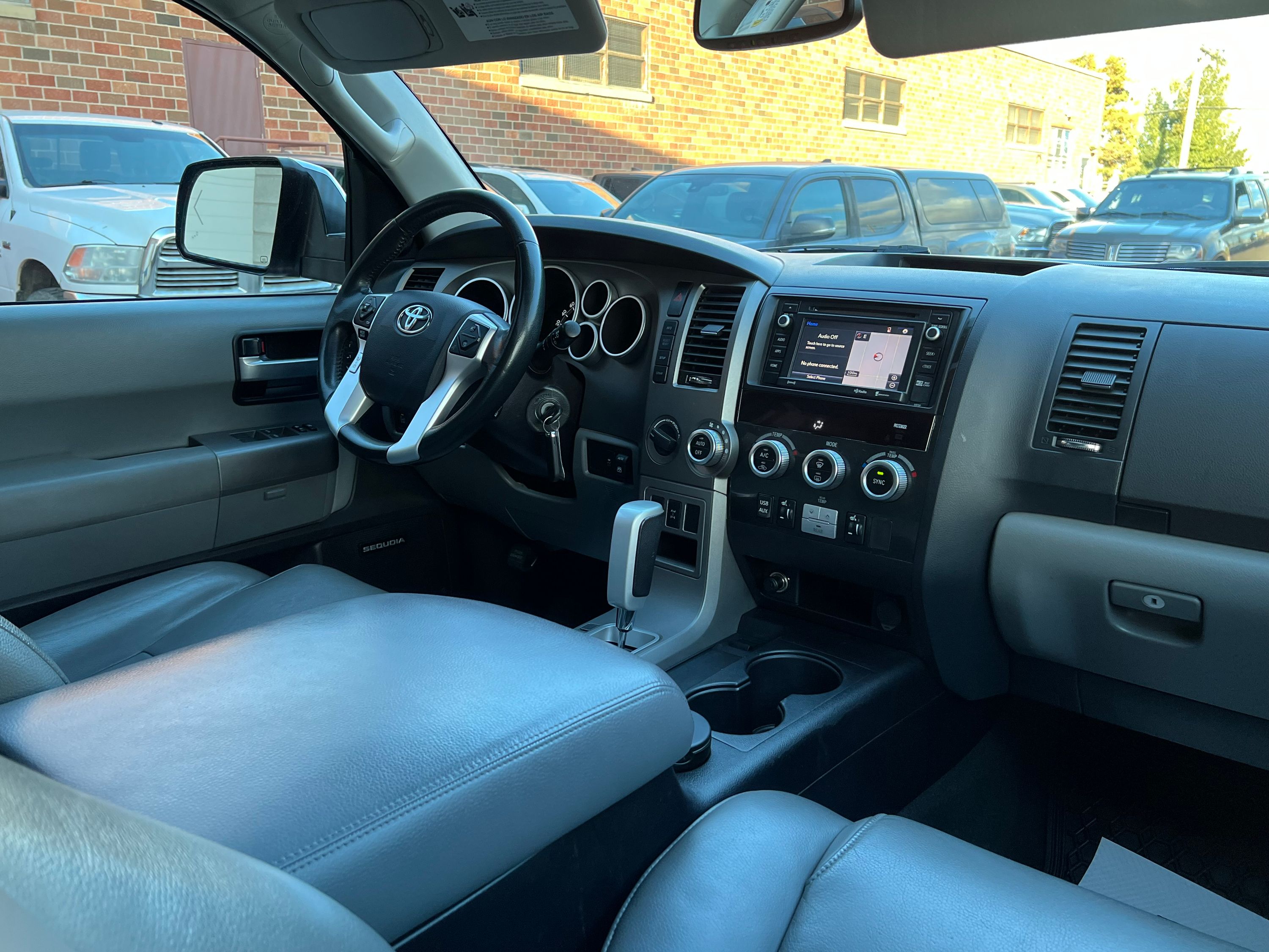 2017 Toyota Sequoia Limited - Image 13