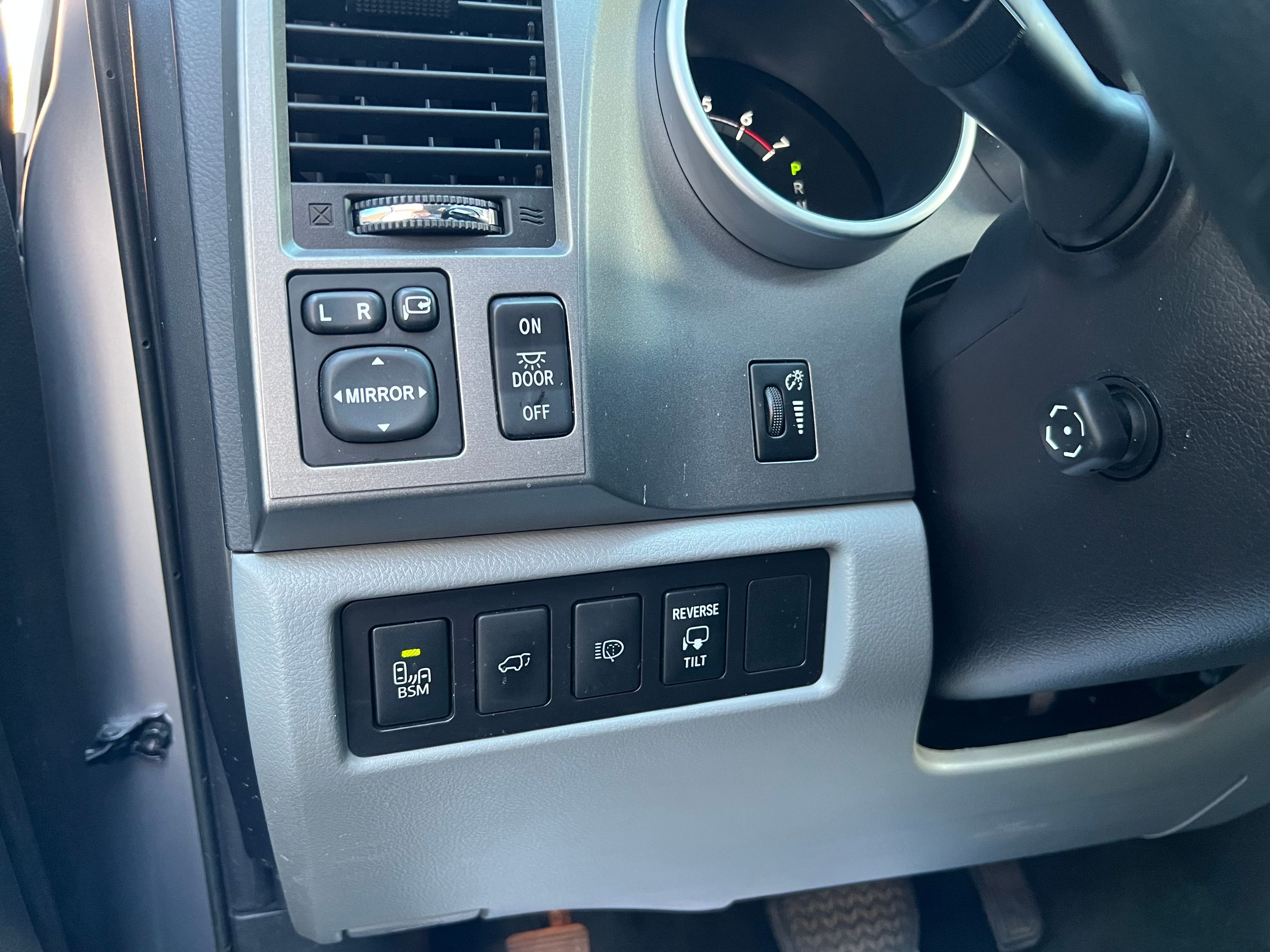 2017 Toyota Sequoia Limited - Image 17