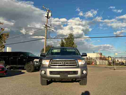 2017 Toyota Sequoia Limited, photo 2