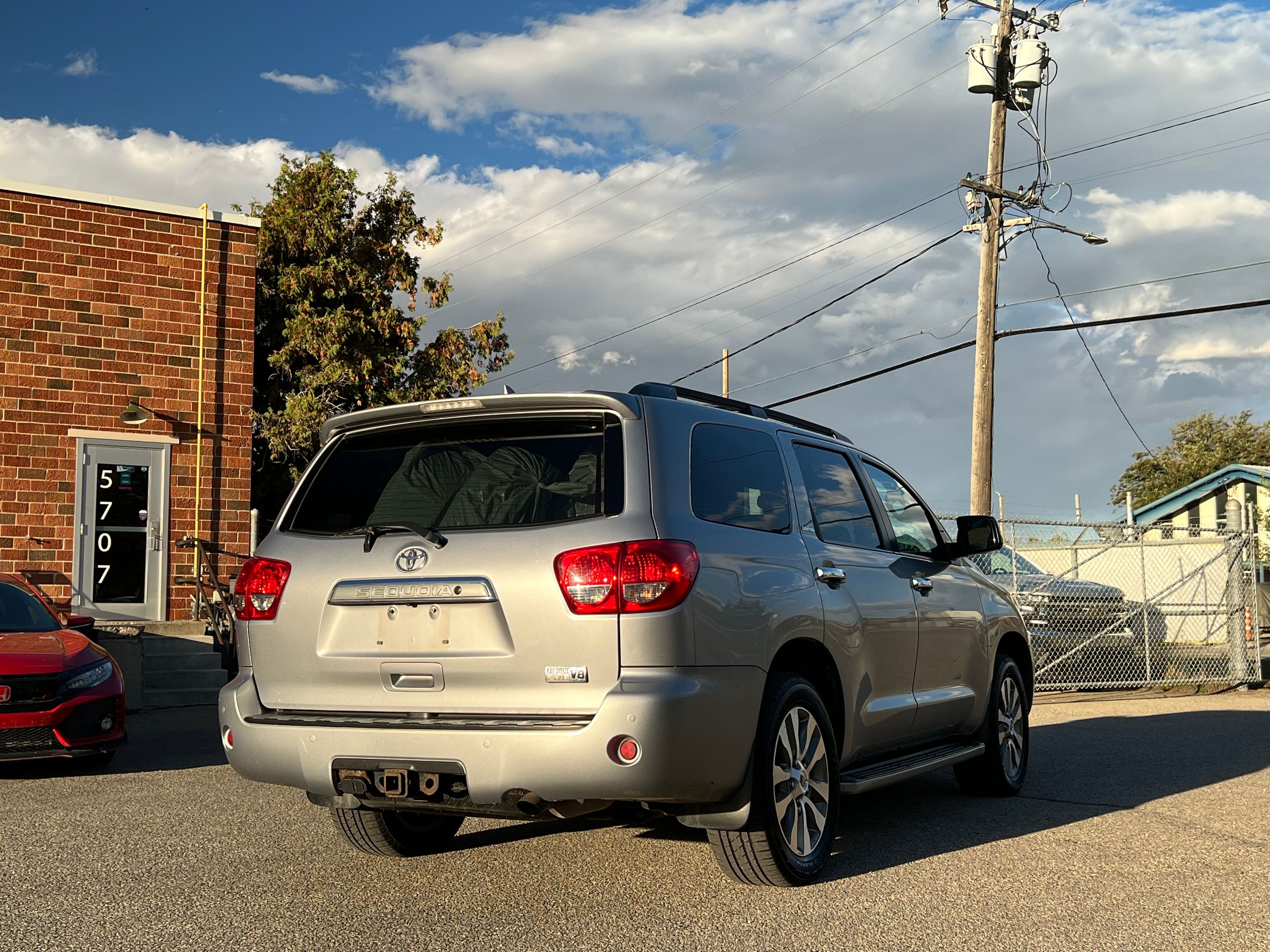 2017 Toyota Sequoia Limited - Image 7