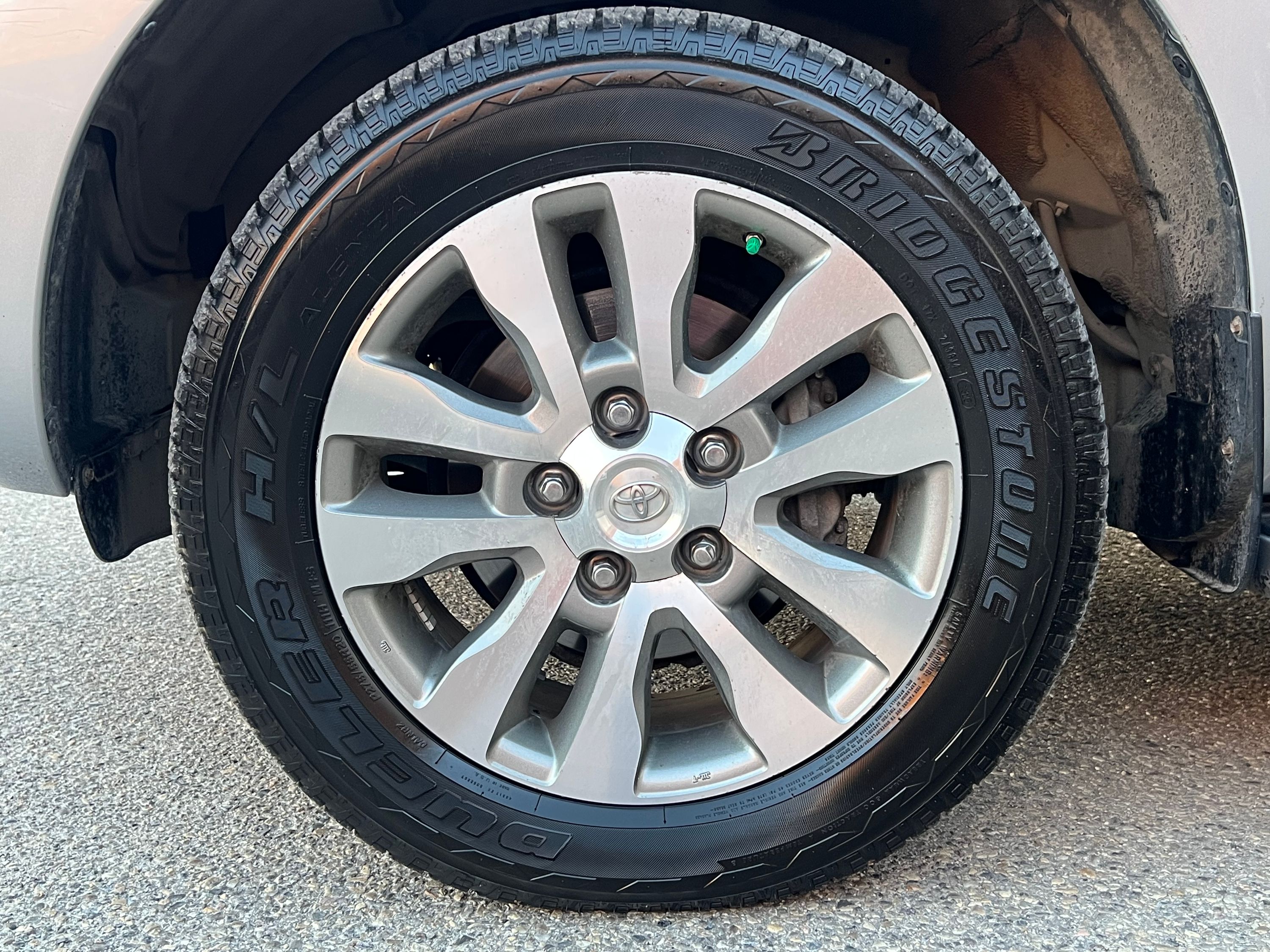 2017 Toyota Sequoia Limited - Image 9
