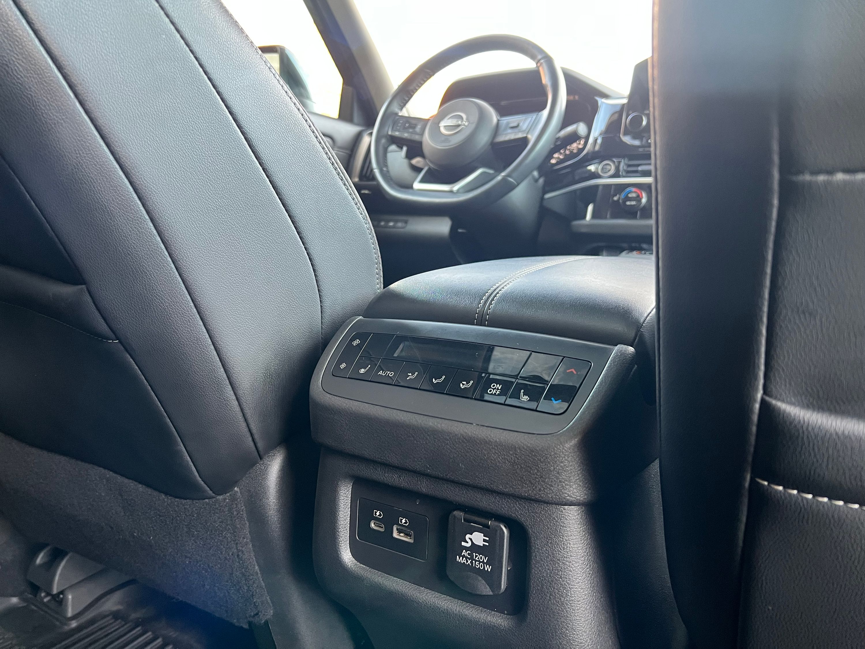 2022 Nissan Pathfinder SL Premium - Image 16