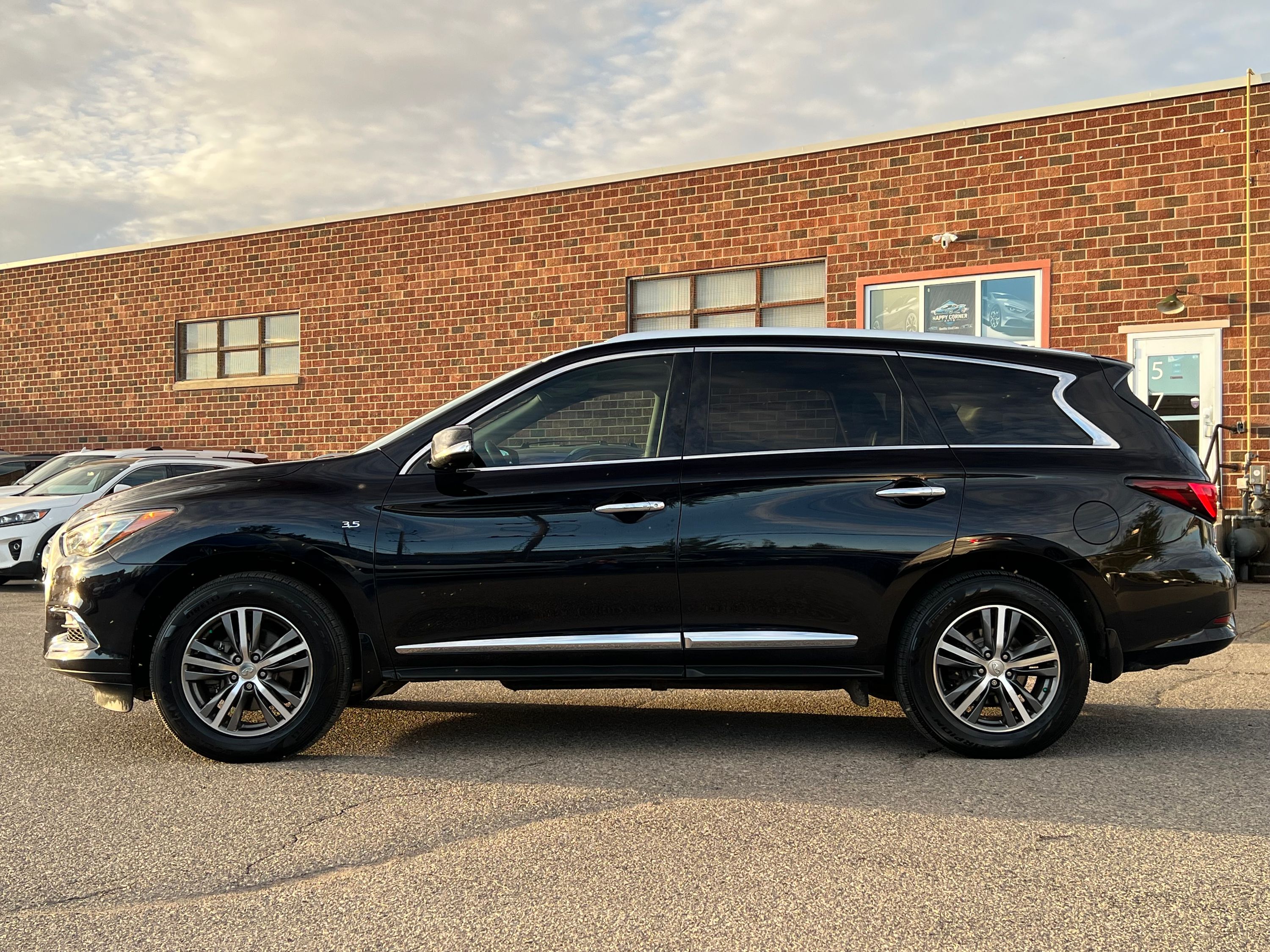 2020 INFINITI QX60 Essential - Image 4