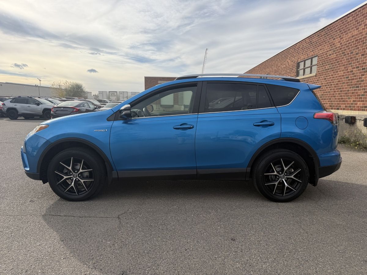 2017 Toyota RAV4 Hybrid SE, photo 8