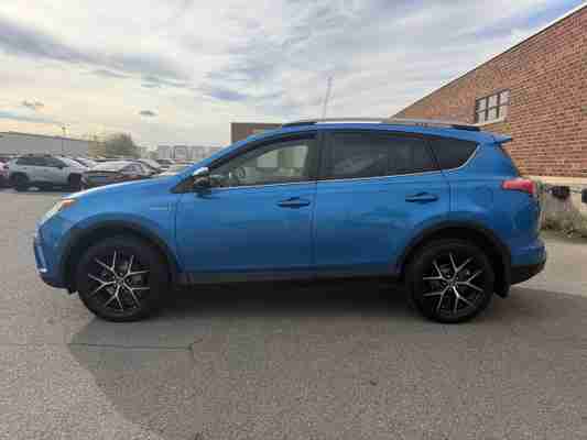 2017 Toyota RAV4 Hybrid SE, photo 8
