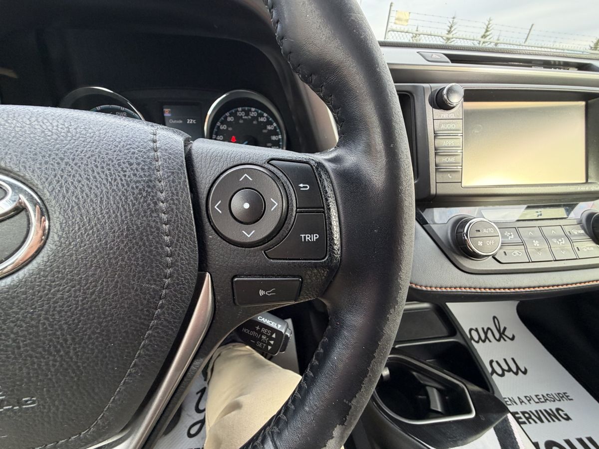 2017 Toyota RAV4 Hybrid SE, photo 24