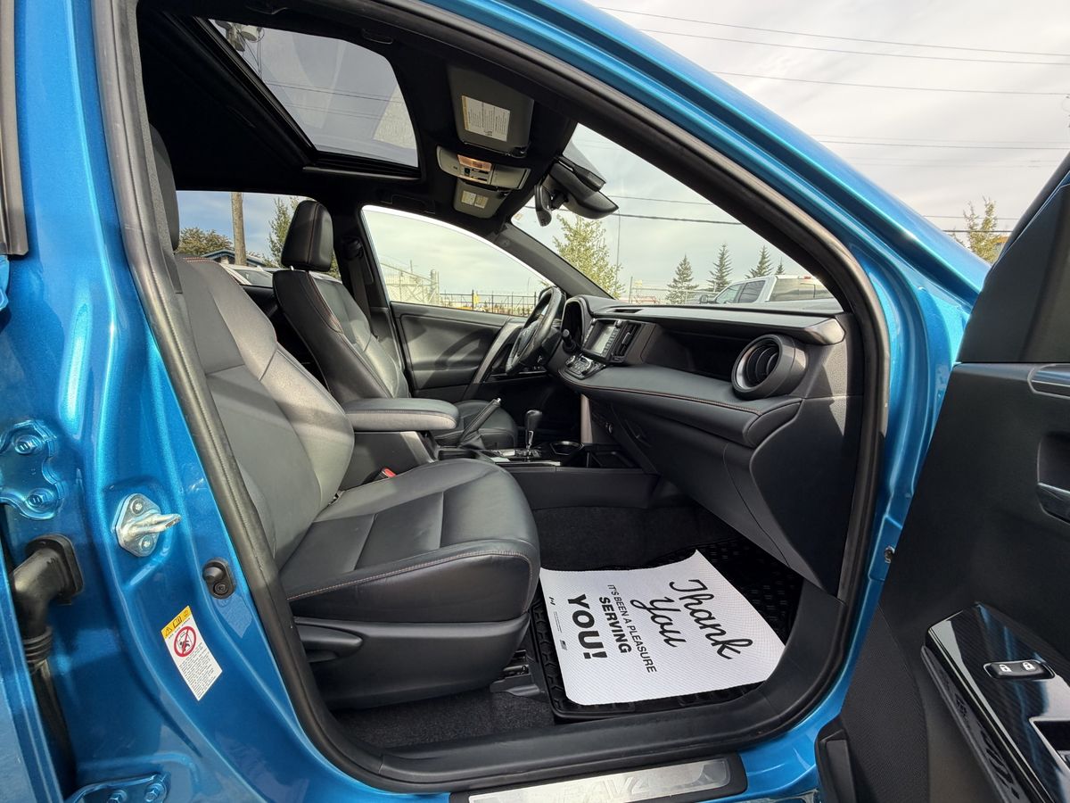 2017 Toyota RAV4 Hybrid SE, photo 18